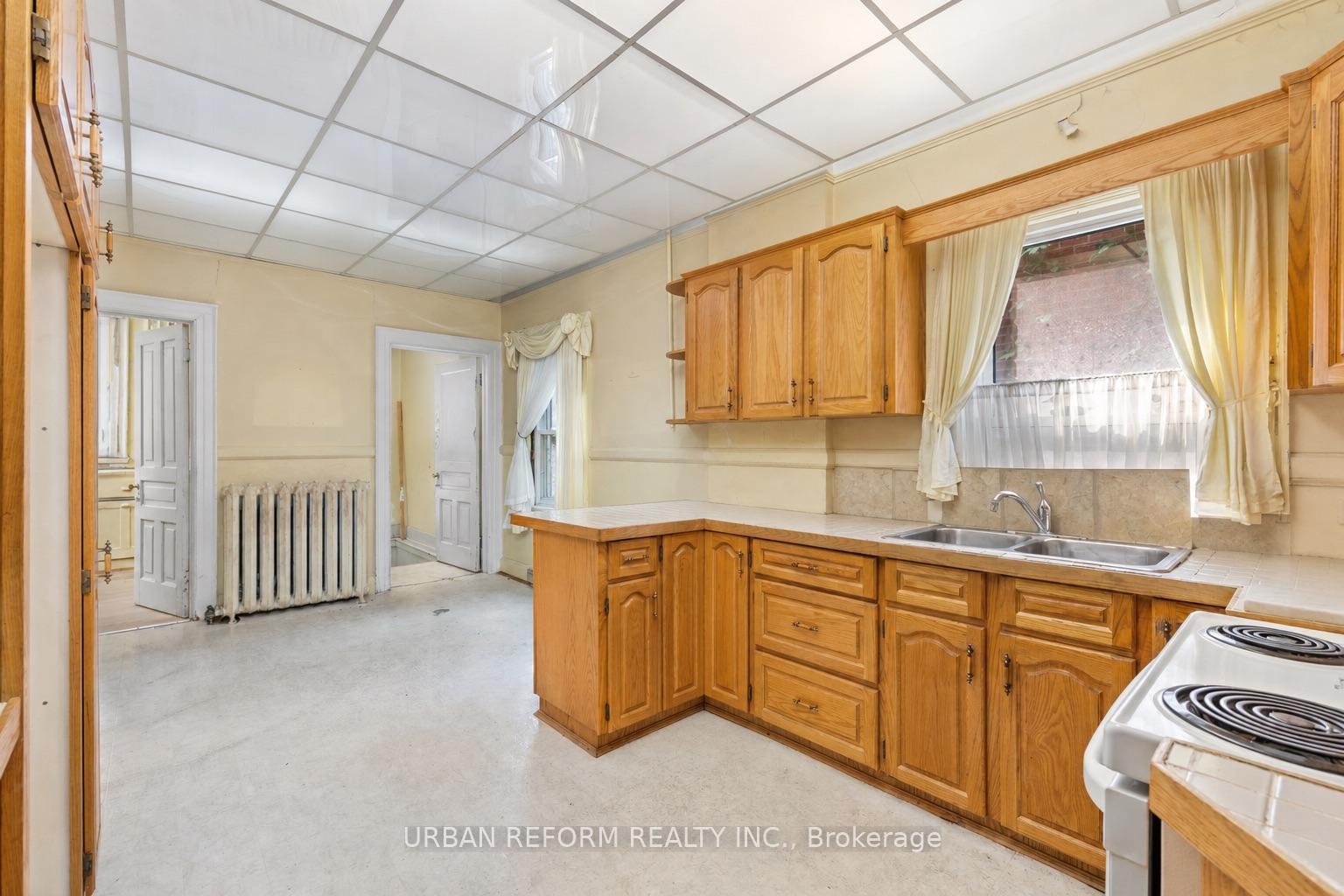 Photo 12 of 197 De Grassi Street, Toronto, South Riverdale — HOMEH