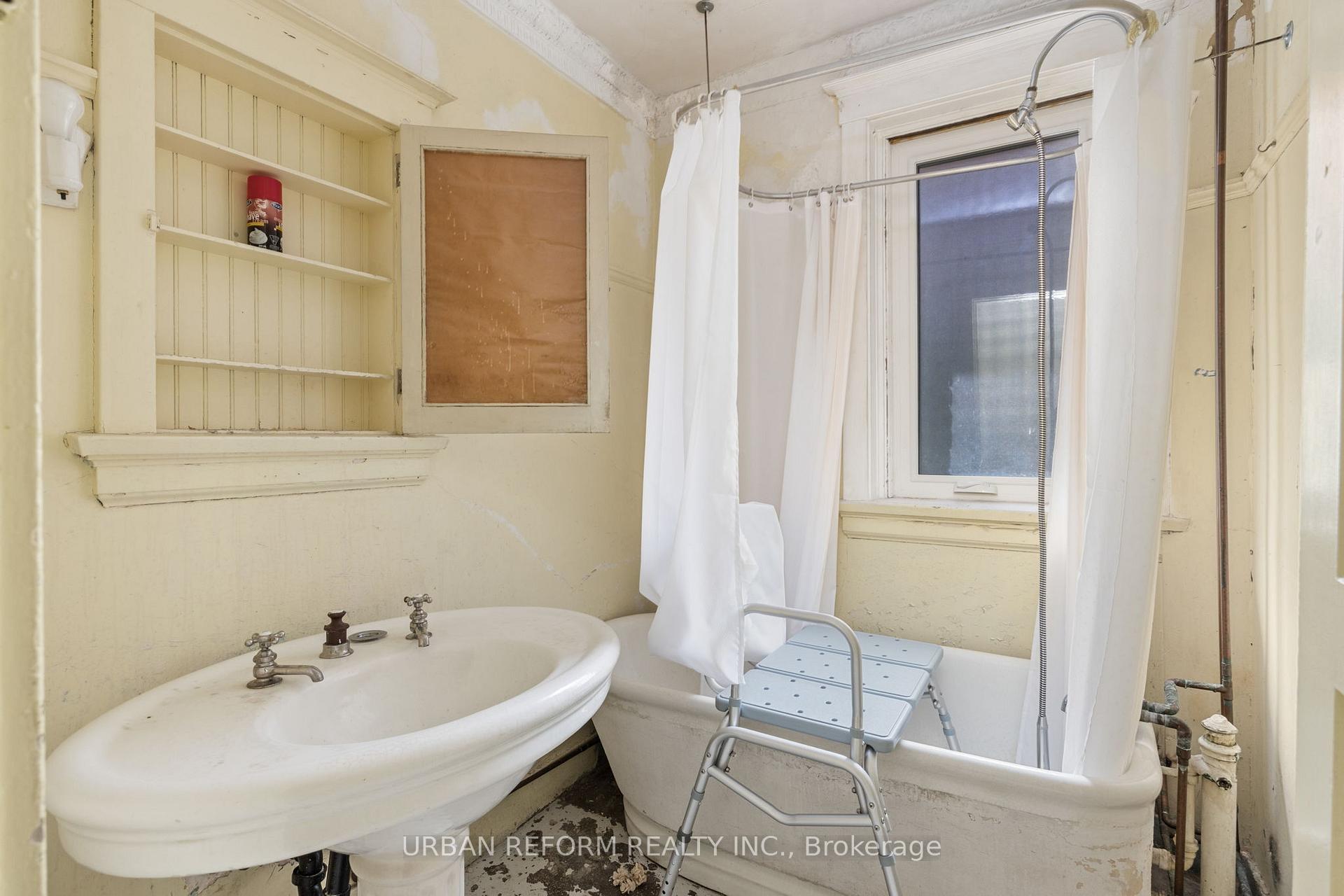 Photo 24 of 197 De Grassi Street, Toronto, South Riverdale — HOMEH