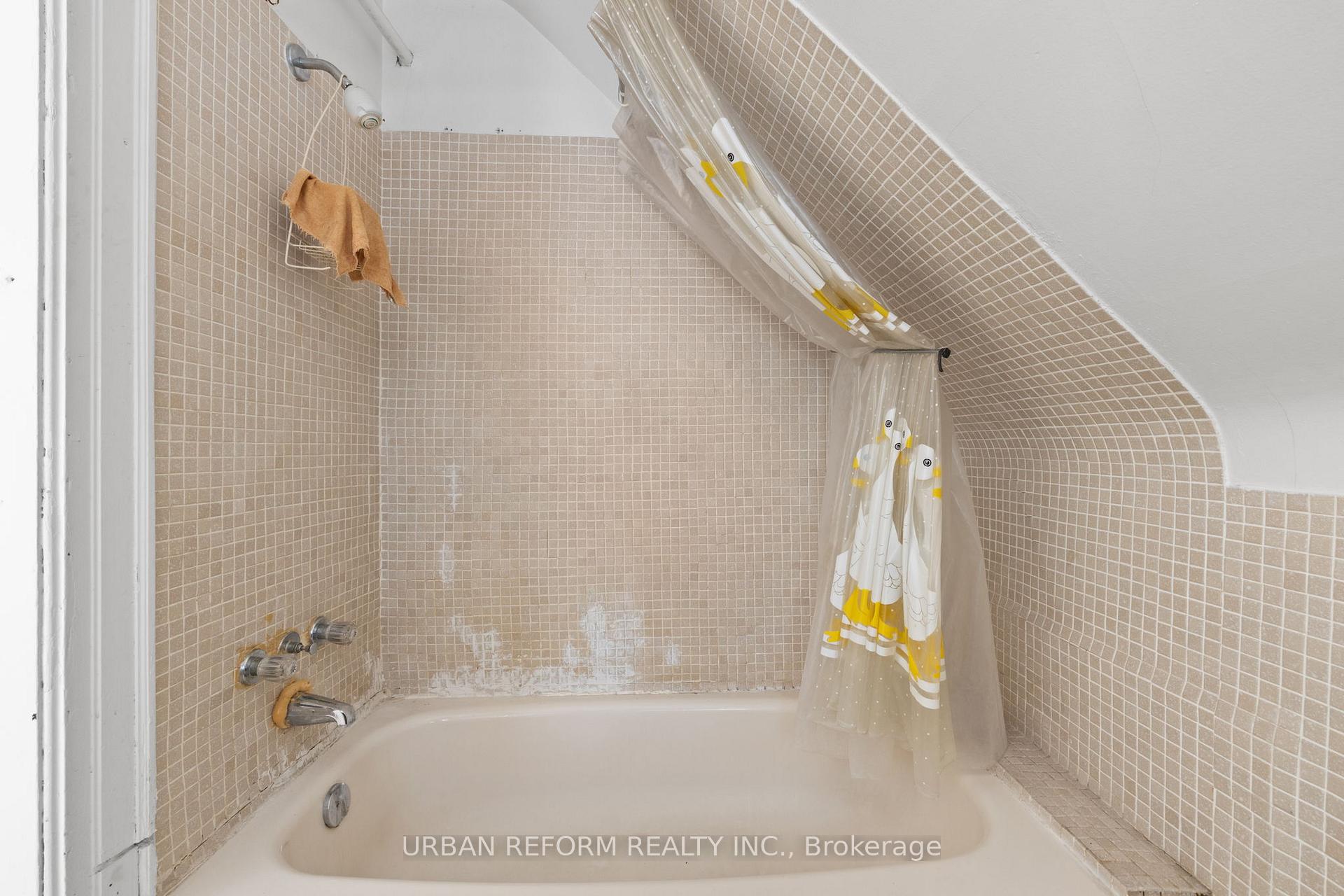 Photo 35 of 197 De Grassi Street, Toronto, South Riverdale — HOMEH