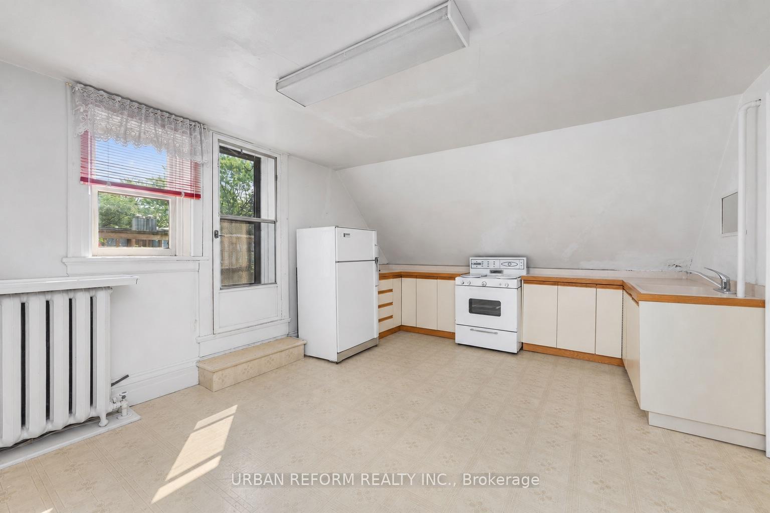 Photo 38 of 197 De Grassi Street, Toronto, South Riverdale — HOMEH