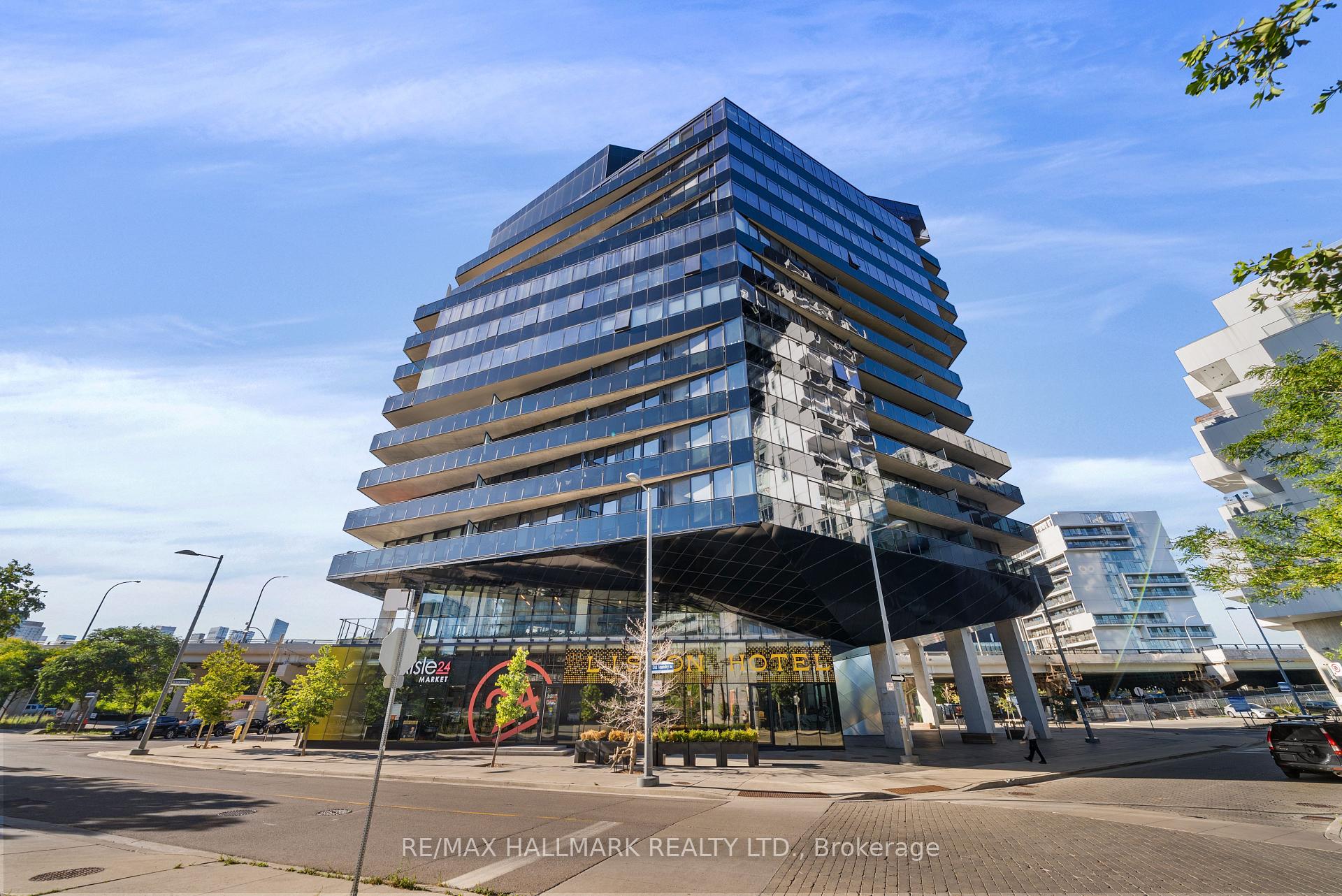 Photo 2 of Unit 709, 21 Lawren Harris Square, Toronto, Moss Park — HOMEH