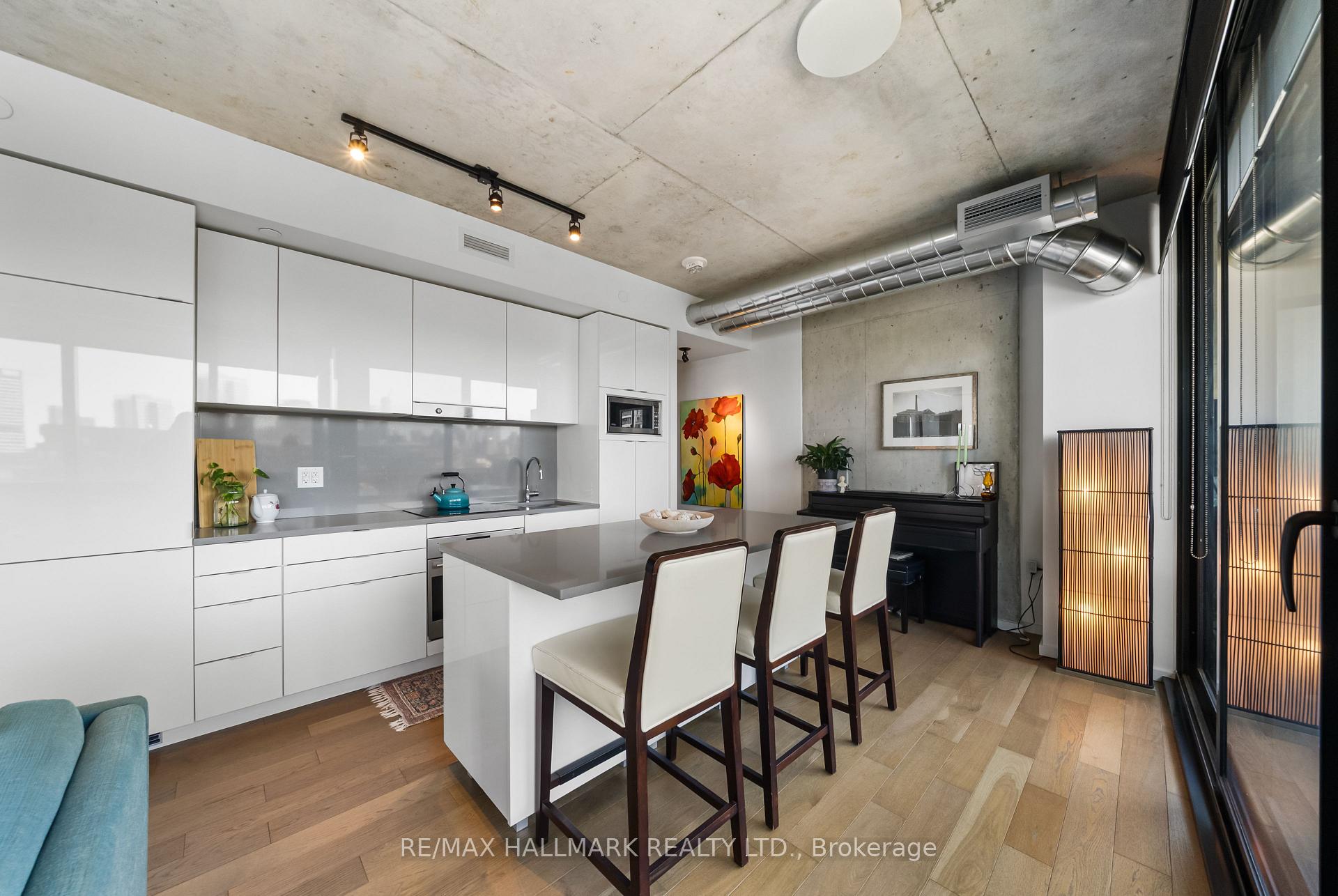 Photo 10 of Unit 709, 21 Lawren Harris Square, Toronto, Moss Park — HOMEH
