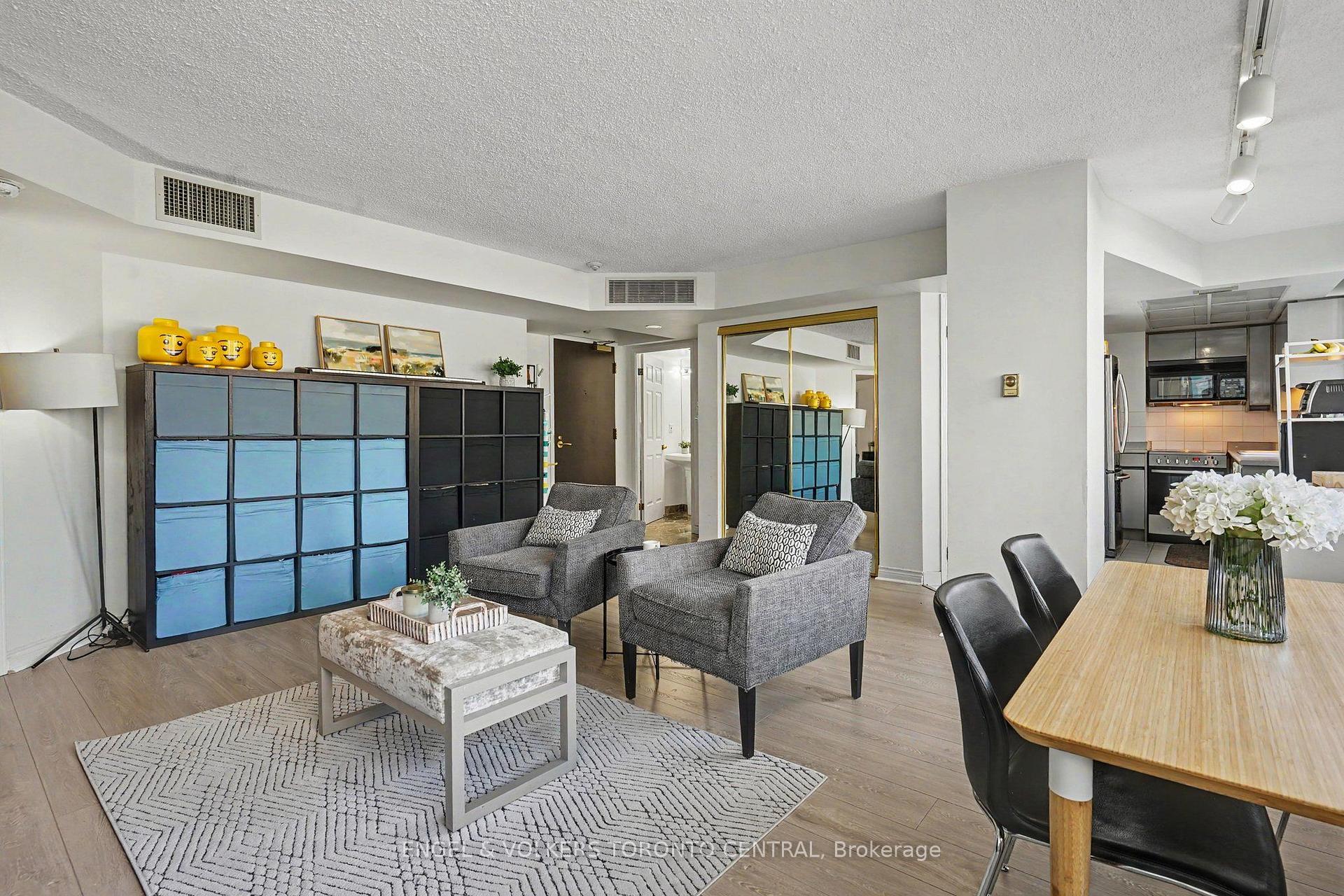 Photo 5 of Unit 601, 7 Broadway Avenue, Toronto, Mount Pleasant West — HOMEH