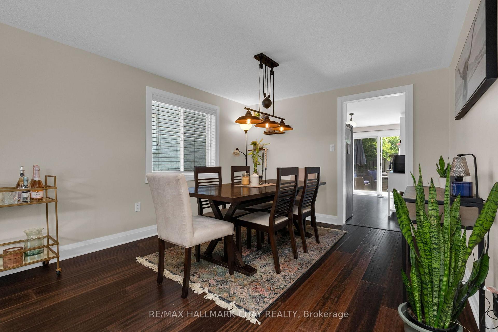 Photo 11 of 17 Benjamin Lane, Barrie, Painswick South — HOMEH