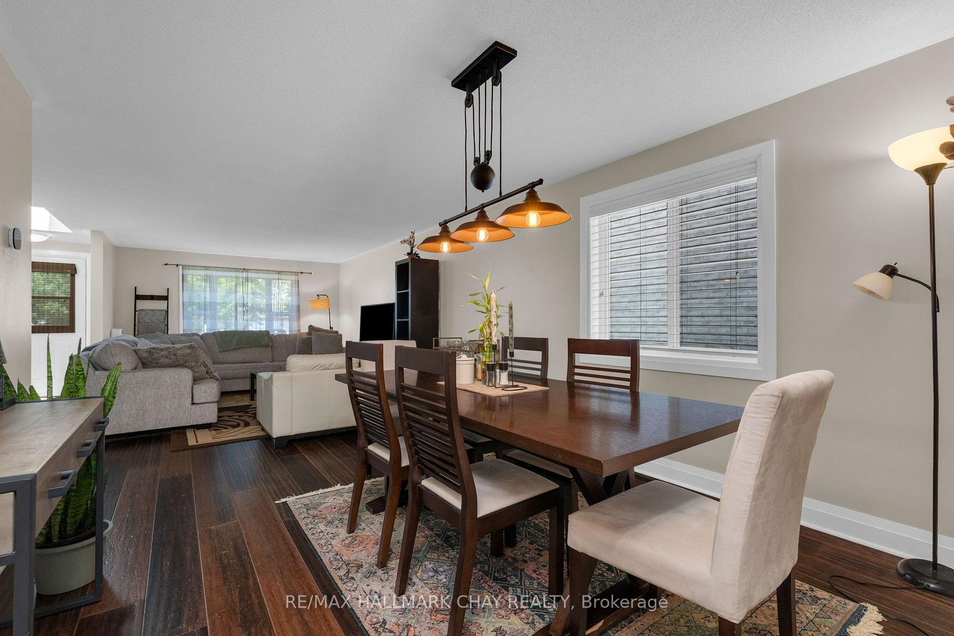 Photo 12 of 17 Benjamin Lane, Barrie, Painswick South — HOMEH