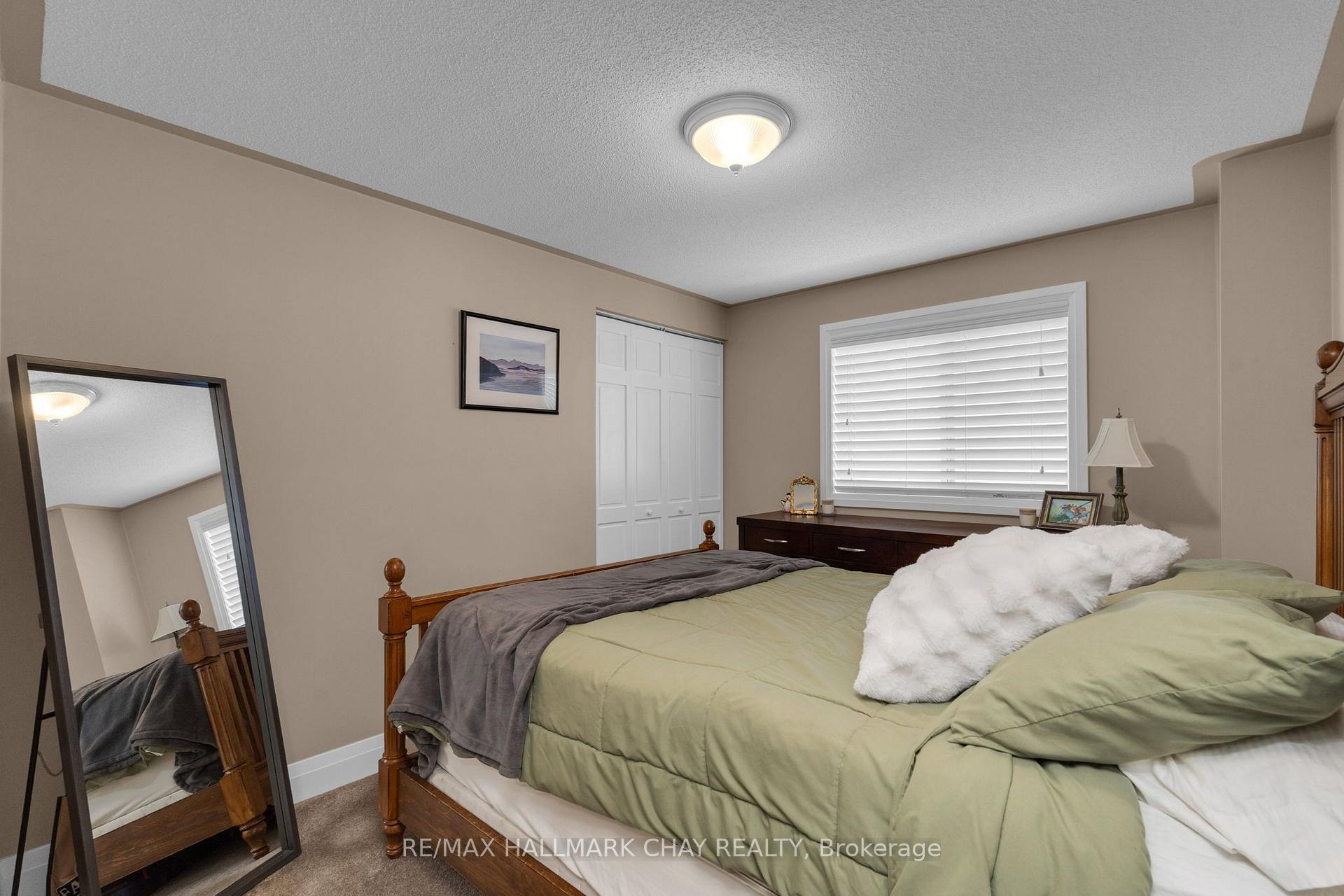 Photo 19 of 17 Benjamin Lane, Barrie, Painswick South — HOMEH