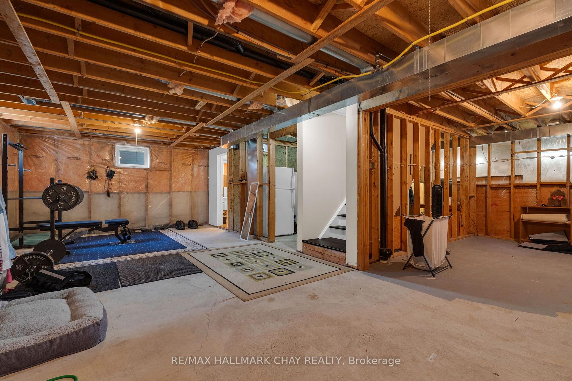 Photo 24 of 17 Benjamin Lane, Barrie, Painswick South — HOMEH