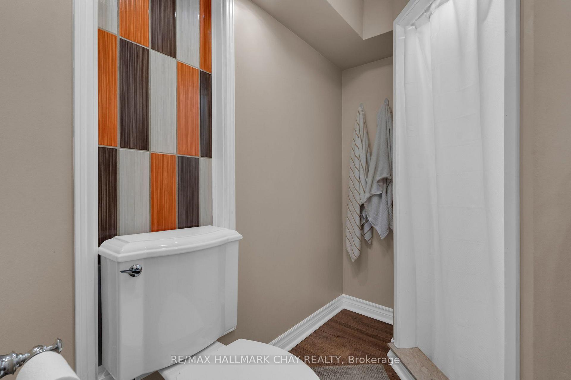 Photo 25 of 17 Benjamin Lane, Barrie, Painswick South — HOMEH