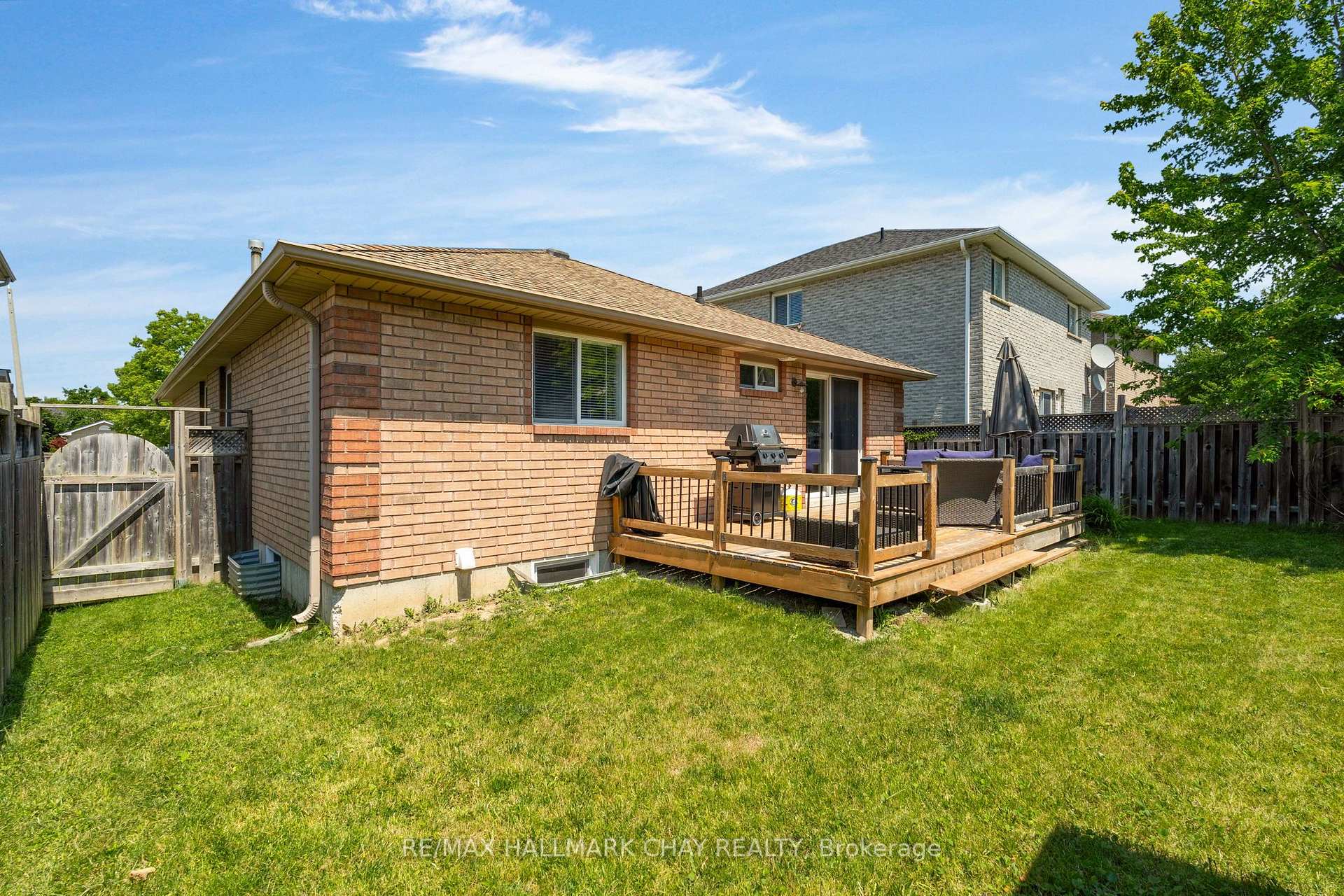 Photo 27 of 17 Benjamin Lane, Barrie, Painswick South — HOMEH
