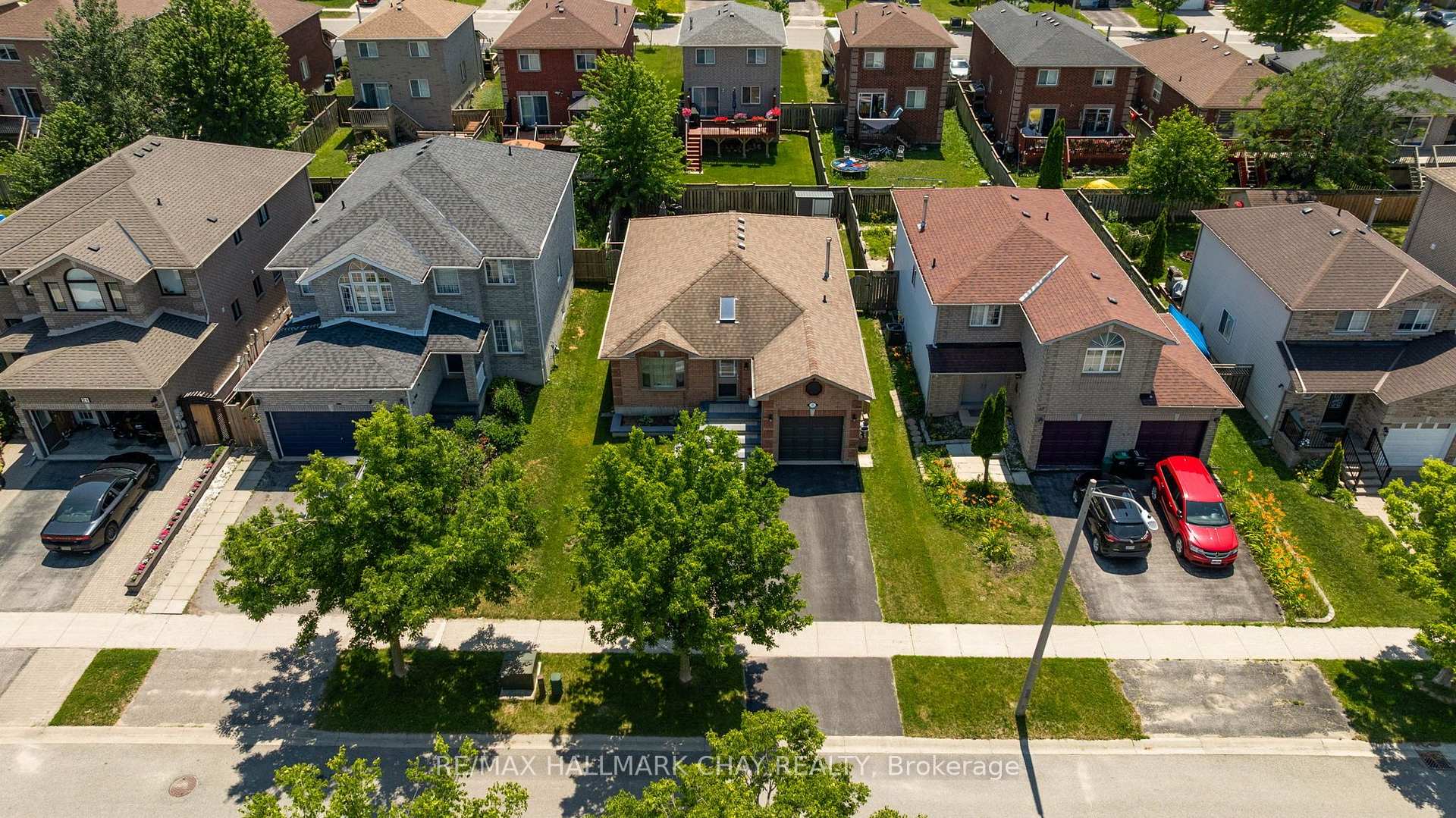Photo 33 of 17 Benjamin Lane, Barrie, Painswick South — HOMEH