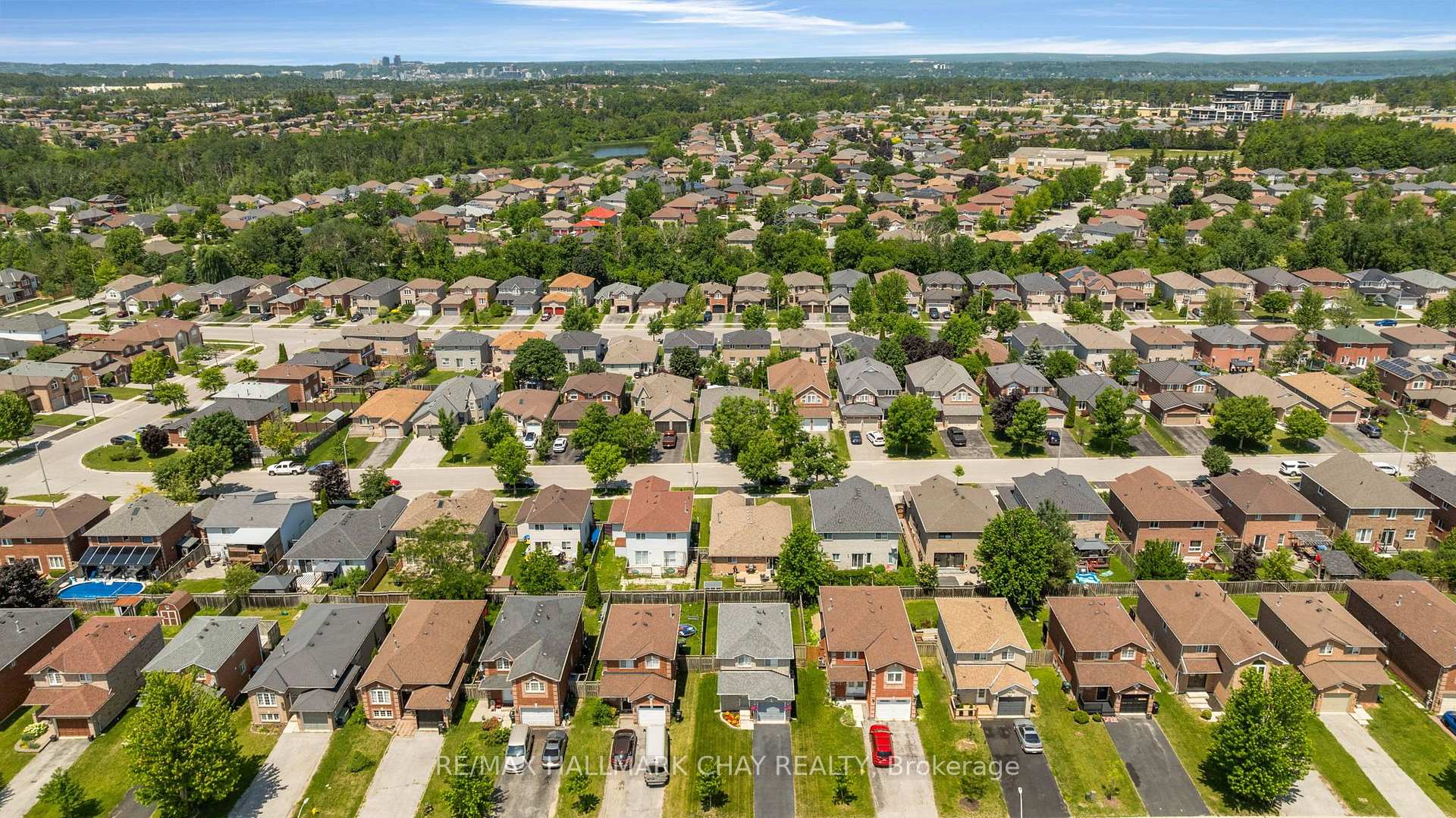 Photo 36 of 17 Benjamin Lane, Barrie, Painswick South — HOMEH