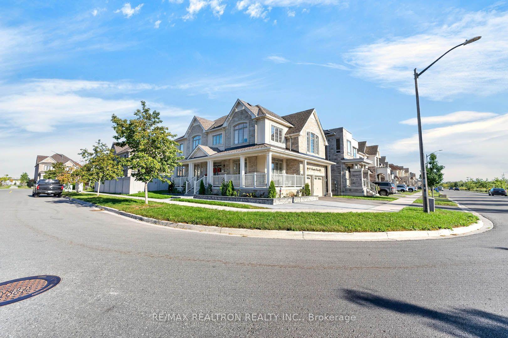 Photo 4 of 21 Souter Drive, Whitby, Rural Whitby — HOMEH