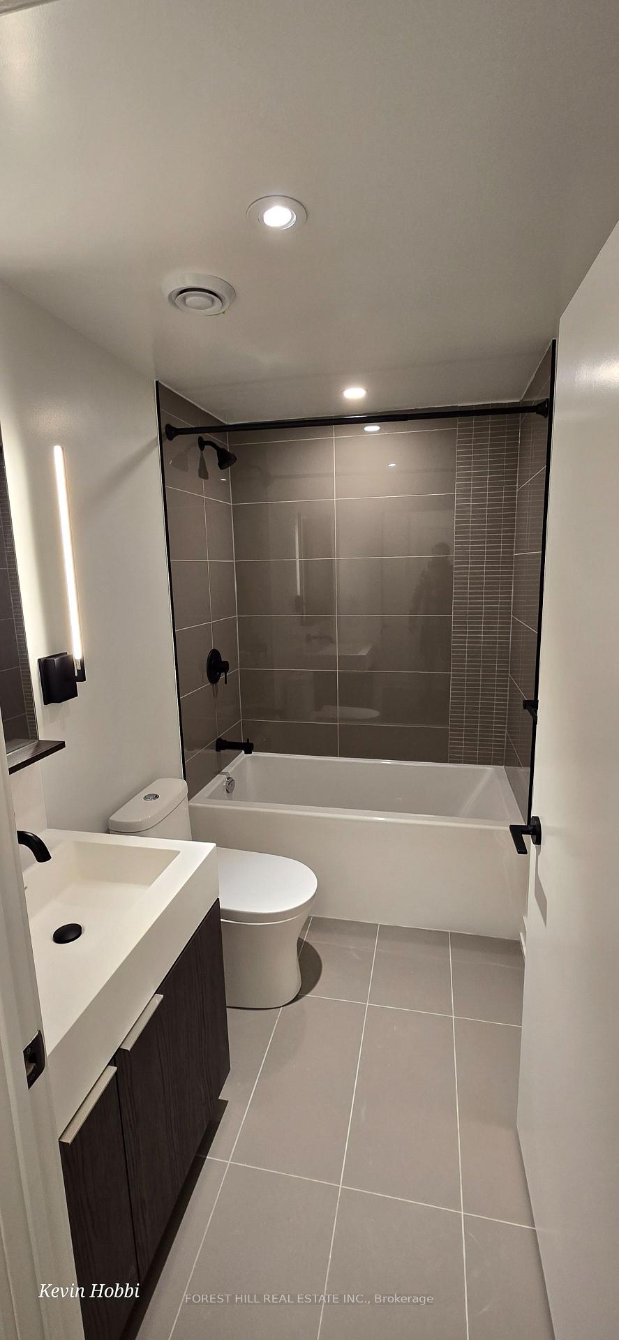 Photo 15 of Unit 409, 117 Broadway Avenue N, Toronto, Mount Pleasant West — HOMEH