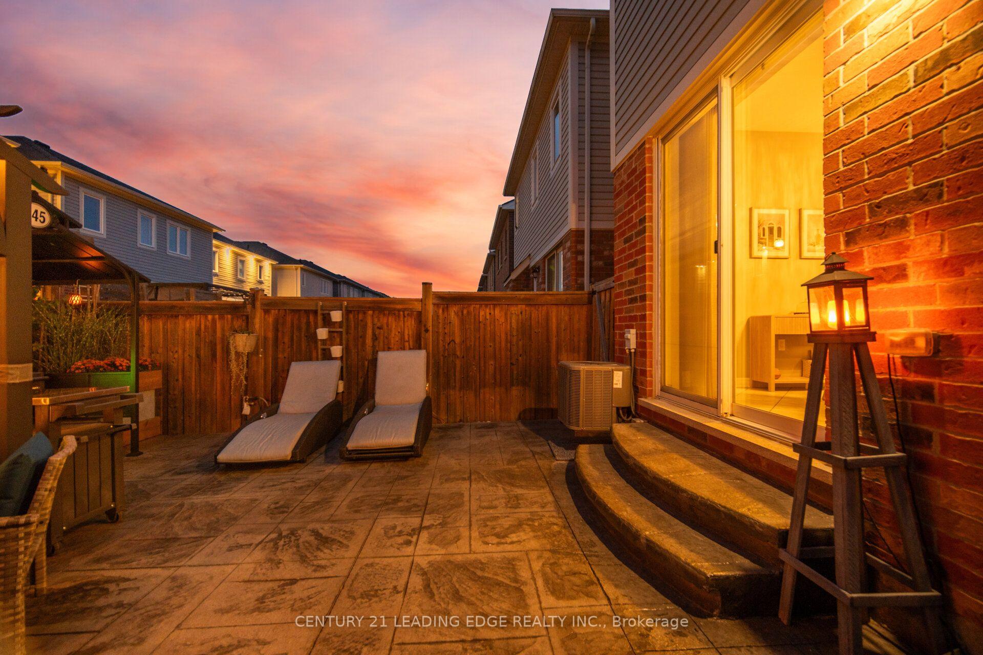 Photo 18 of 545 Gibson Crescent, Milton, Coates — HOMEH