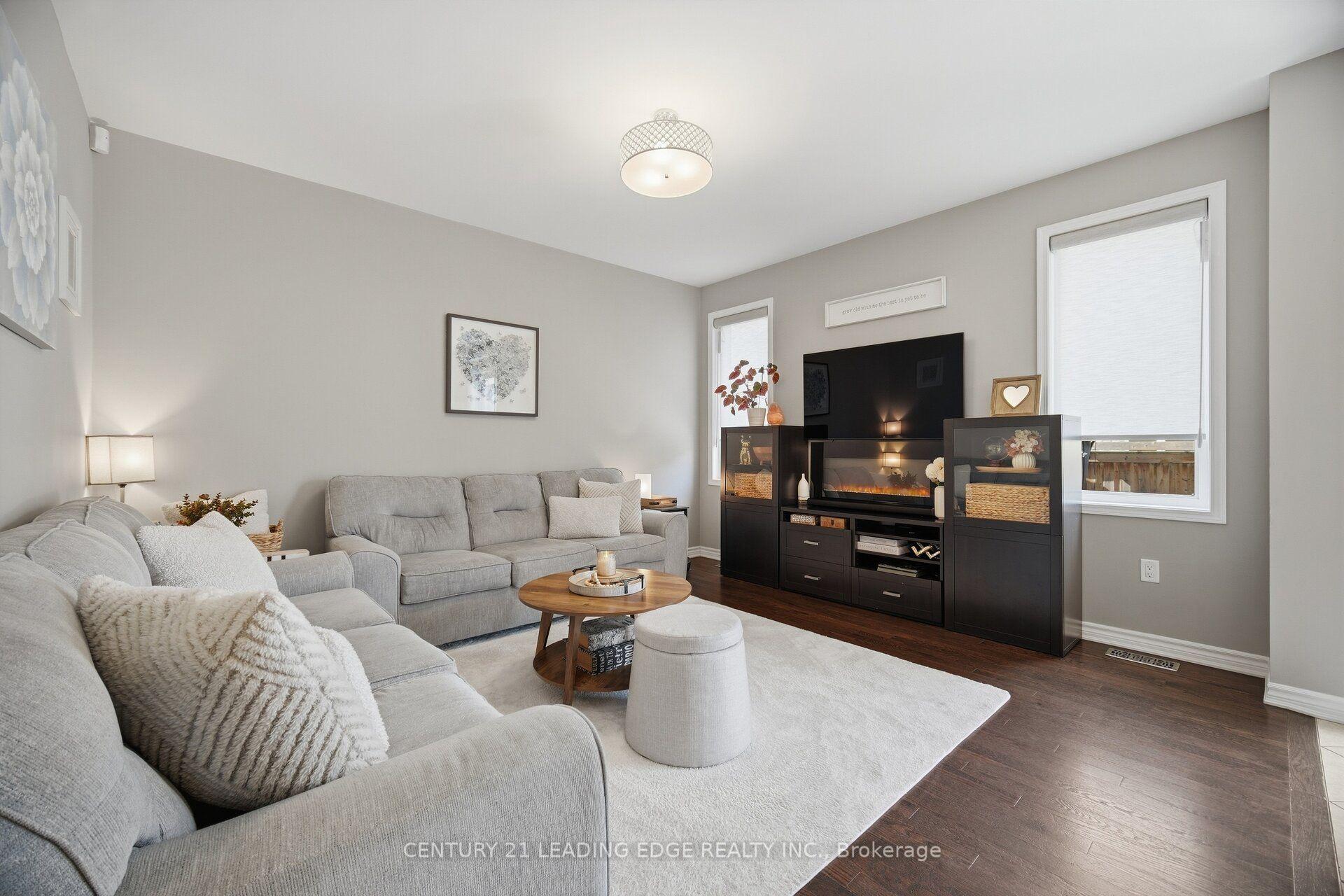 Photo 48 of 545 Gibson Crescent, Milton, Coates — HOMEH