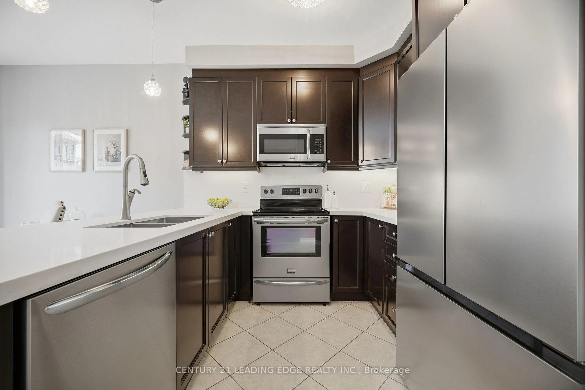 Photo 17 of 545 Gibson Crescent, Milton, Coates — HOMEH