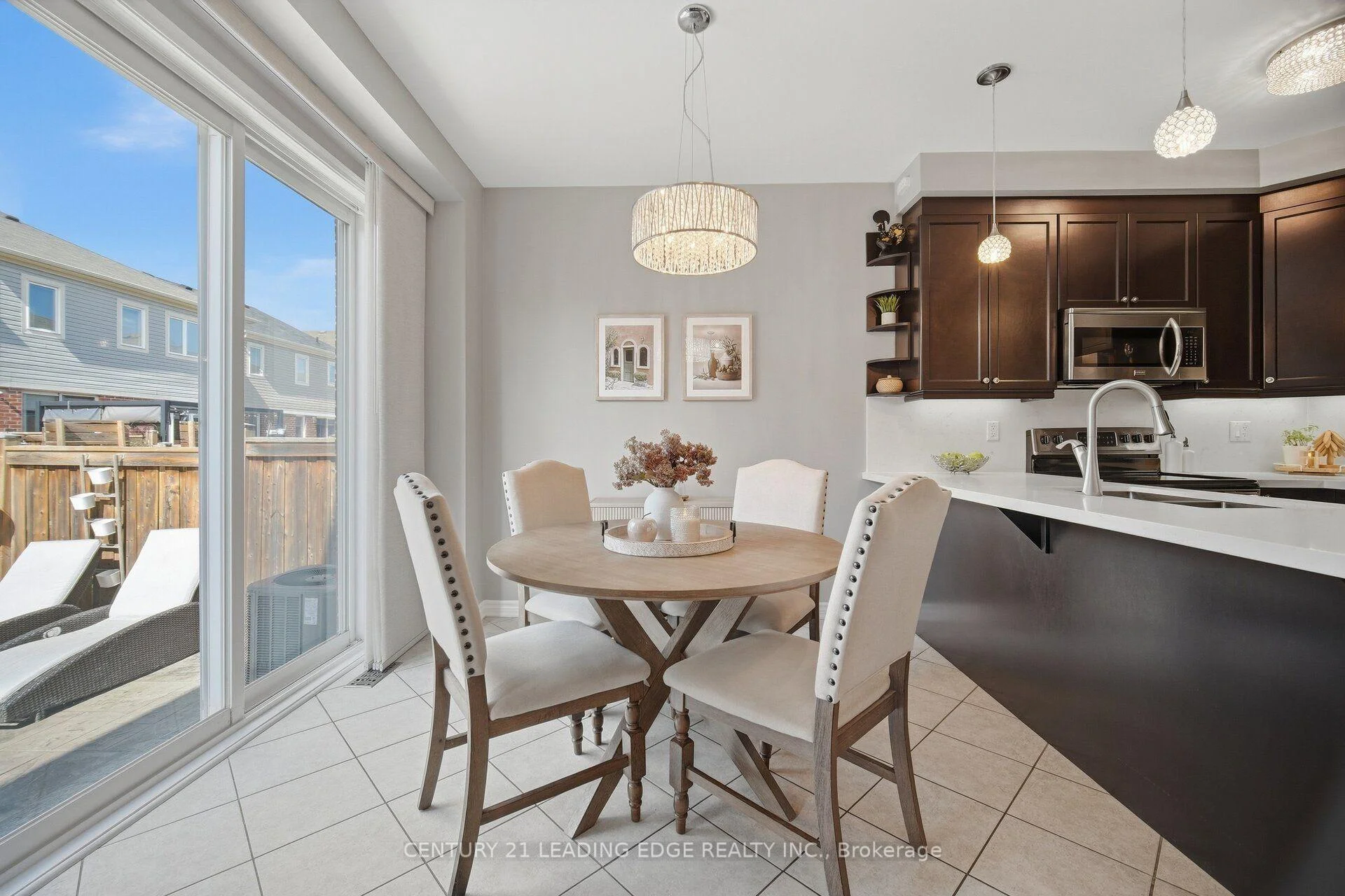 Photo 19 of 545 Gibson Crescent, Milton, Coates — HOMEH