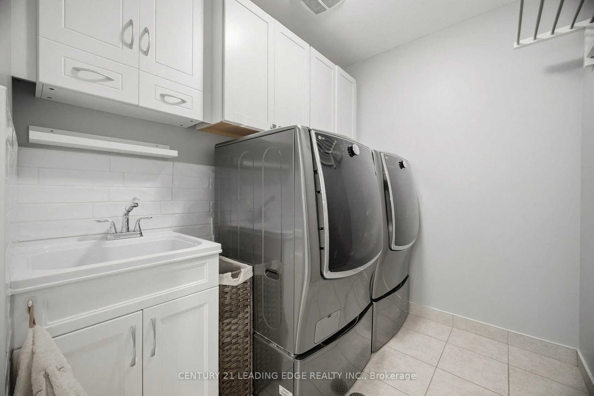 Photo 53 of 545 Gibson Crescent, Milton, Coates — HOMEH
