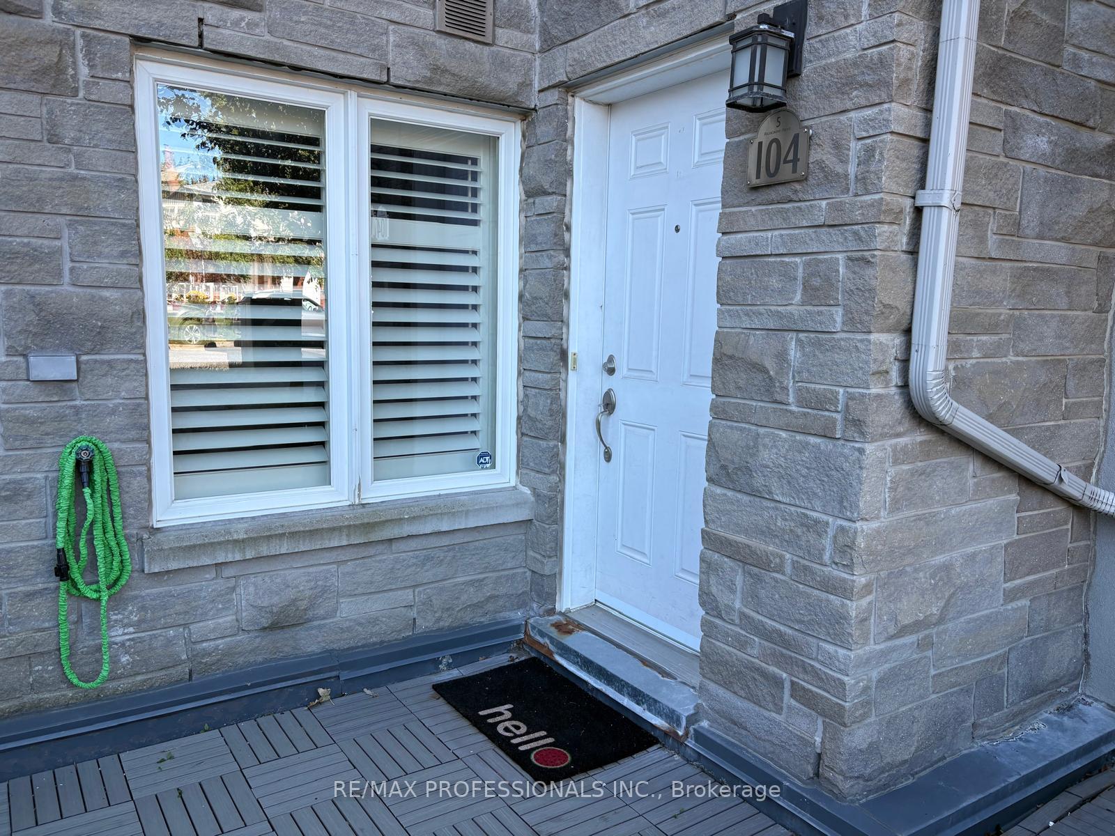 Photo 4 of Unit 104, 5 Richgrove Drive E, Etobicoke, Willowridge-Martingrove-Richview — HOMEH