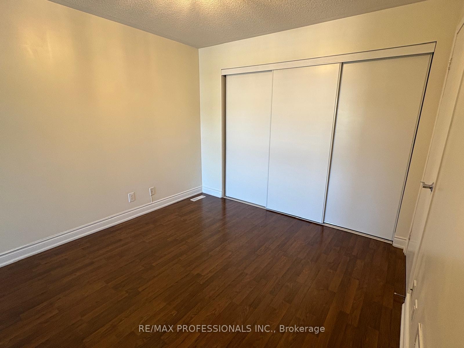 Photo 18 of Unit 104, 5 Richgrove Drive E, Etobicoke, Willowridge-Martingrove-Richview — HOMEH