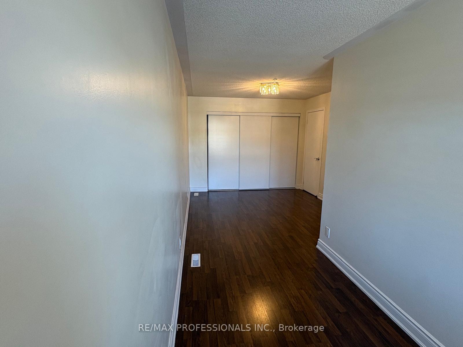 Photo 21 of Unit 104, 5 Richgrove Drive E, Etobicoke, Willowridge-Martingrove-Richview — HOMEH