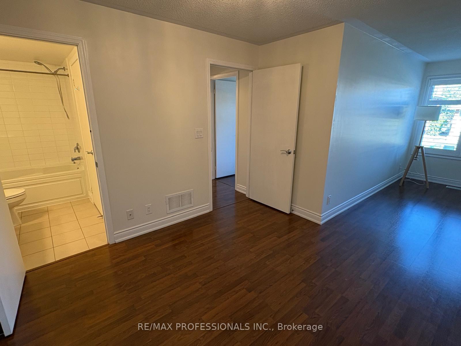 Photo 23 of Unit 104, 5 Richgrove Drive E, Etobicoke, Willowridge-Martingrove-Richview — HOMEH