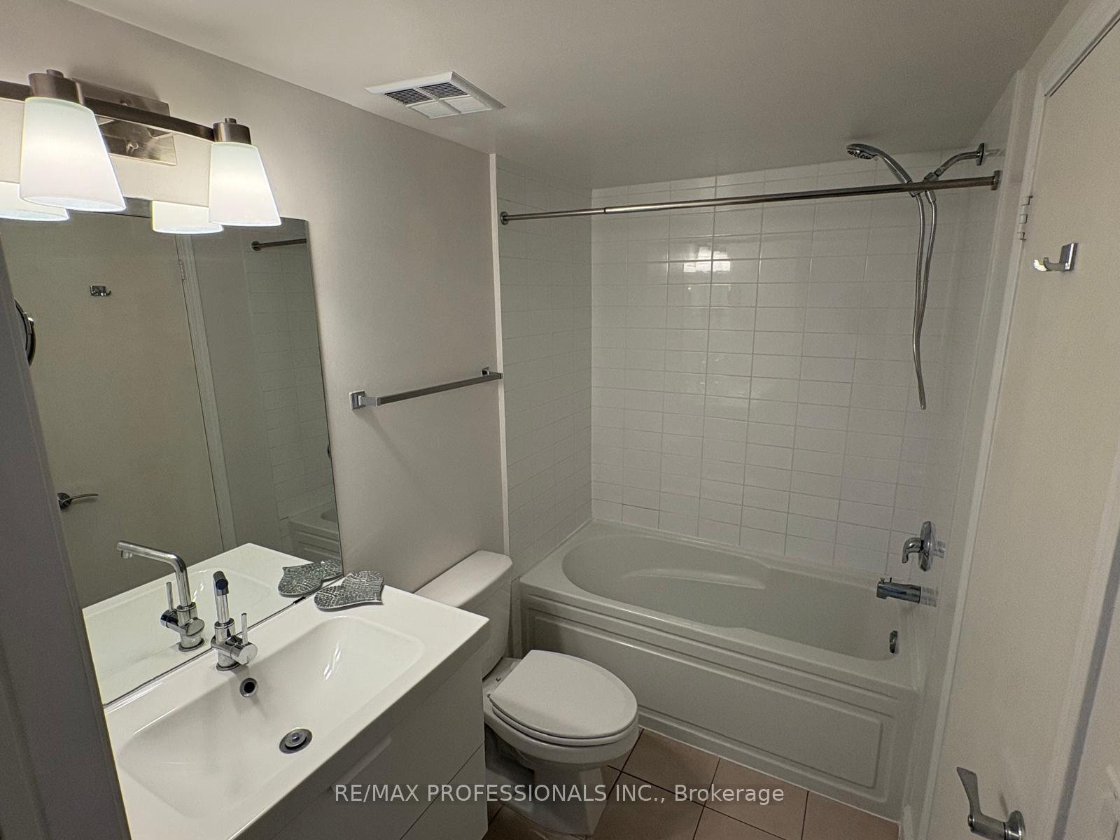Photo 24 of Unit 104, 5 Richgrove Drive E, Etobicoke, Willowridge-Martingrove-Richview — HOMEH
