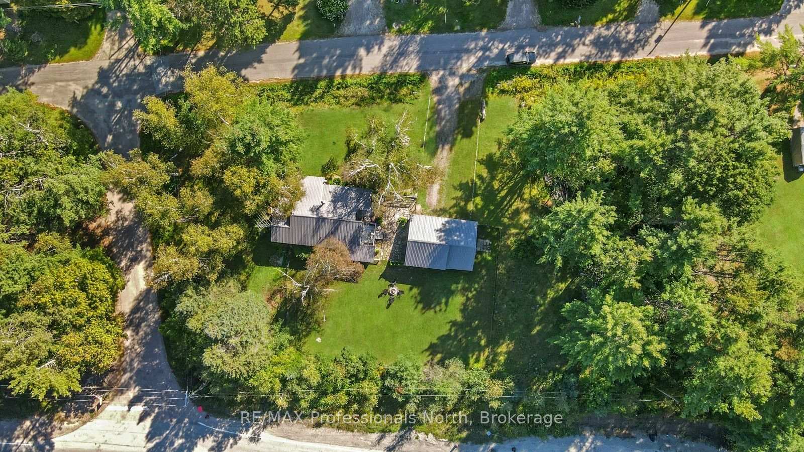 Photo 4 of 1012 Shetland Road, Minden Hills, Lutterworth — HOMEH