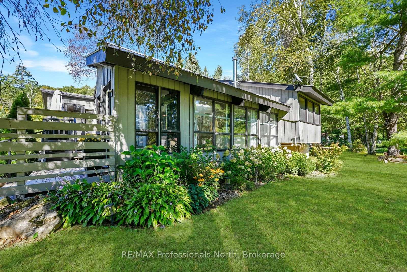 Photo 6 of 1012 Shetland Road, Minden Hills, Lutterworth — HOMEH