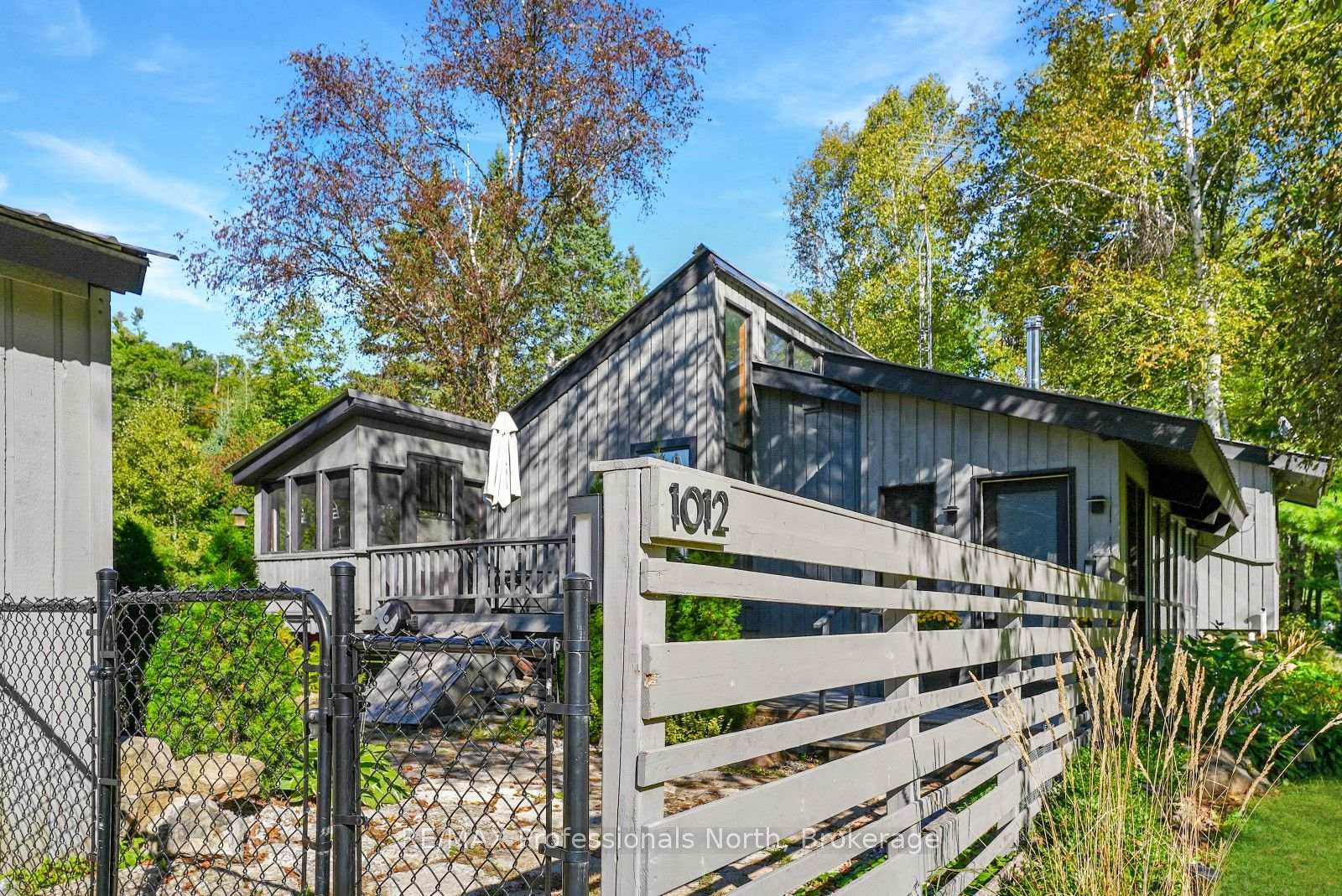 Photo 7 of 1012 Shetland Road, Minden Hills, Lutterworth — HOMEH