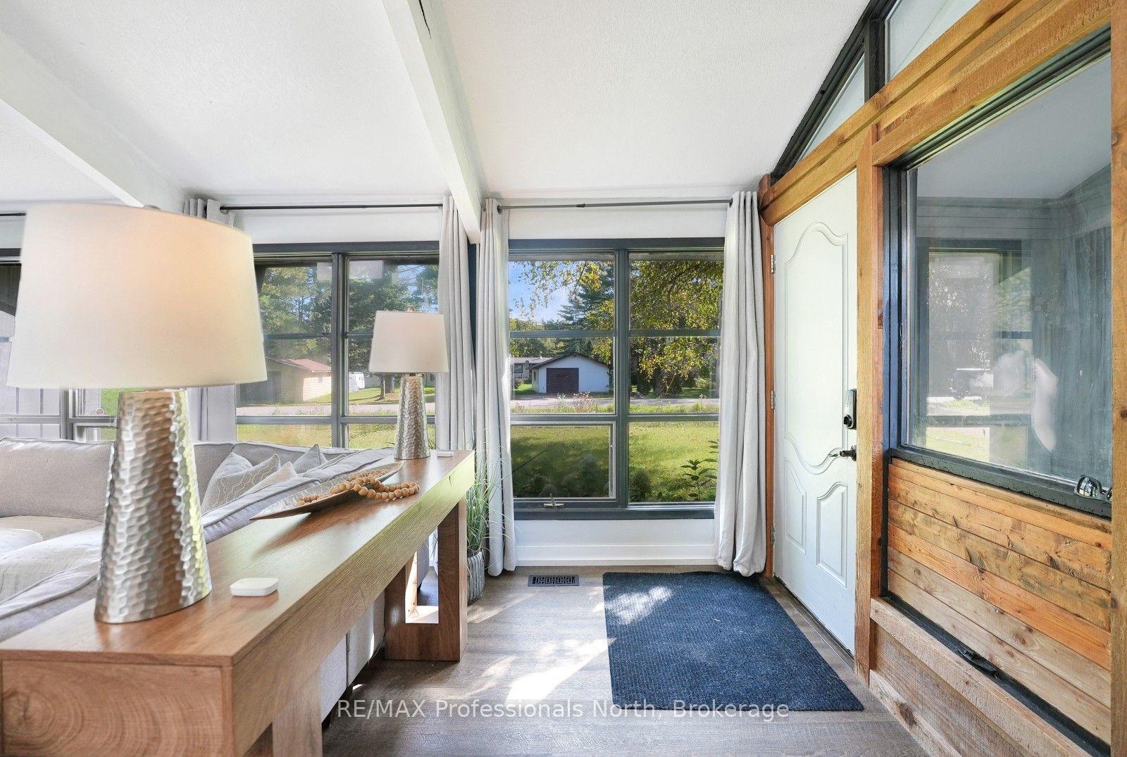 Photo 13 of 1012 Shetland Road, Minden Hills, Lutterworth — HOMEH