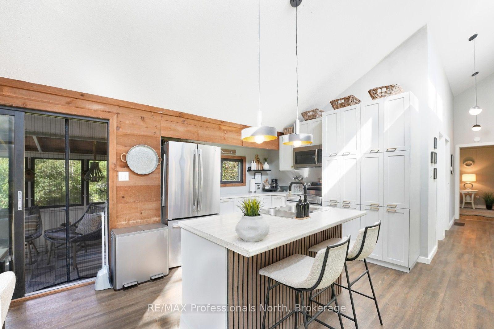 Photo 17 of 1012 Shetland Road, Minden Hills, Lutterworth — HOMEH
