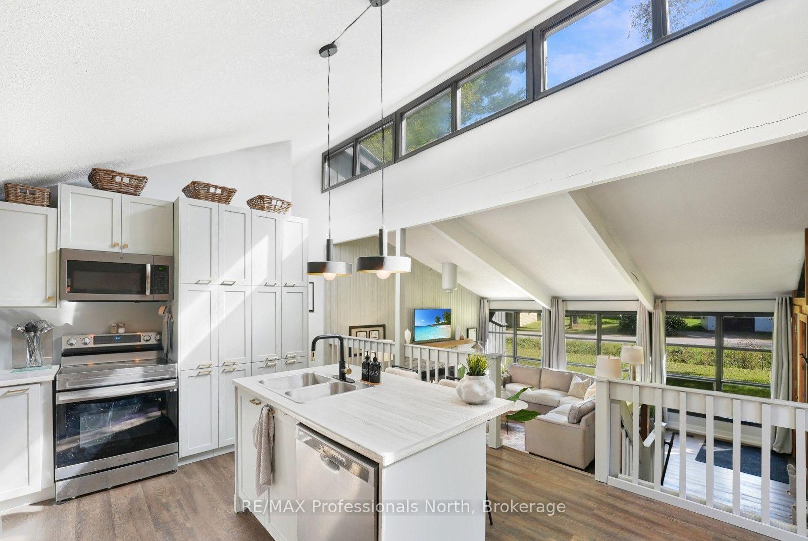Photo 23 of 1012 Shetland Road, Minden Hills, Lutterworth — HOMEH