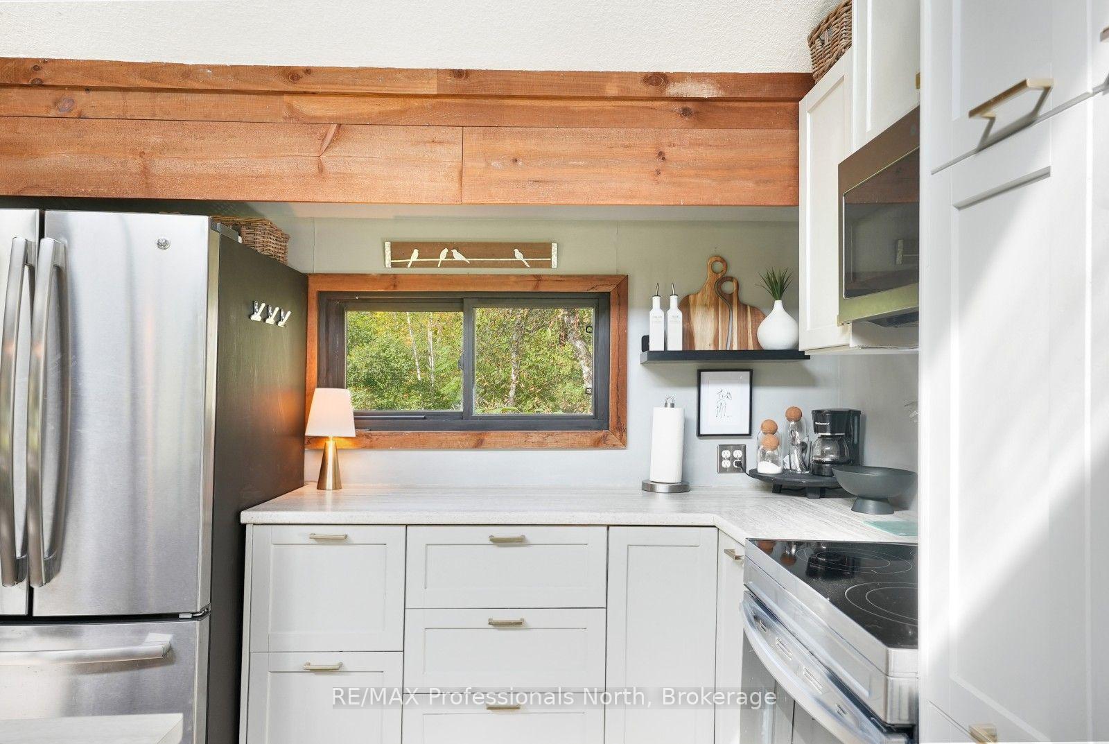 Photo 25 of 1012 Shetland Road, Minden Hills, Lutterworth — HOMEH