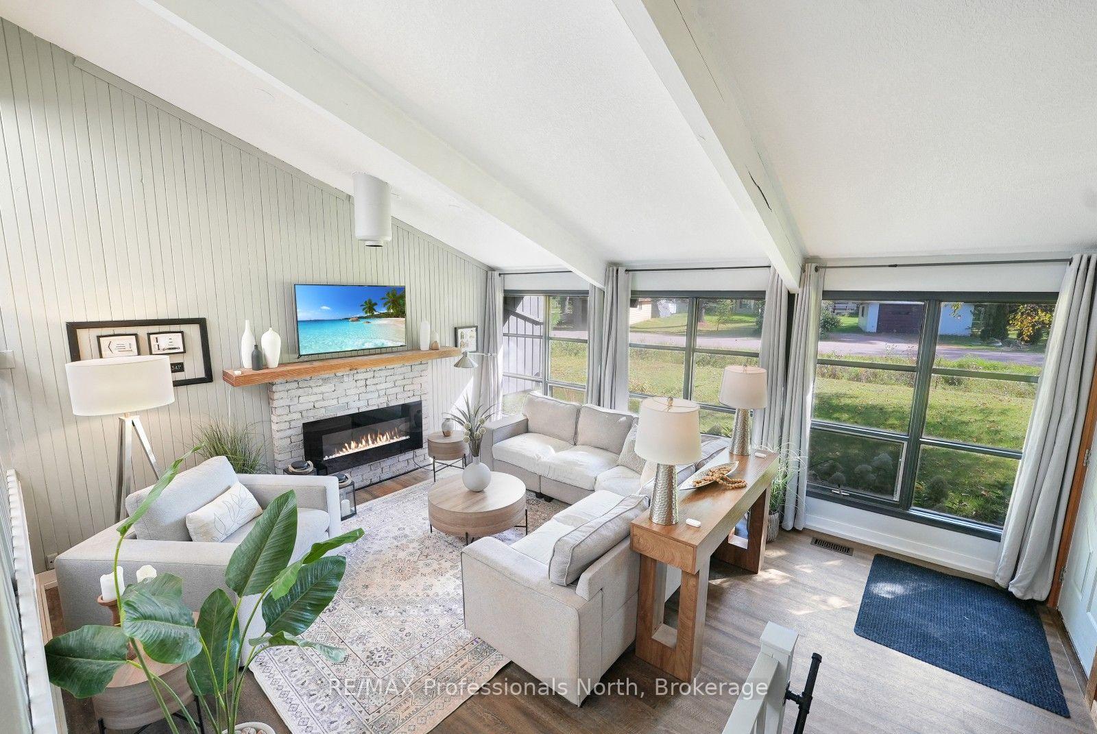 Photo 26 of 1012 Shetland Road, Minden Hills, Lutterworth — HOMEH
