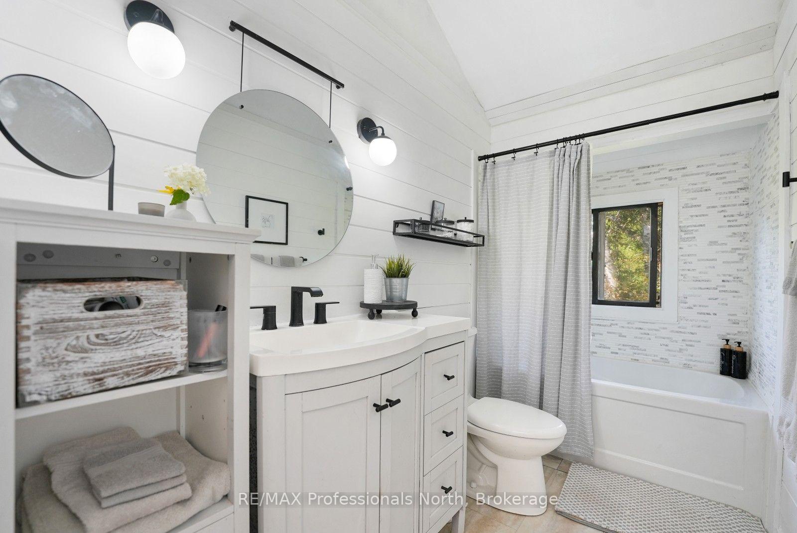 Photo 27 of 1012 Shetland Road, Minden Hills, Lutterworth — HOMEH