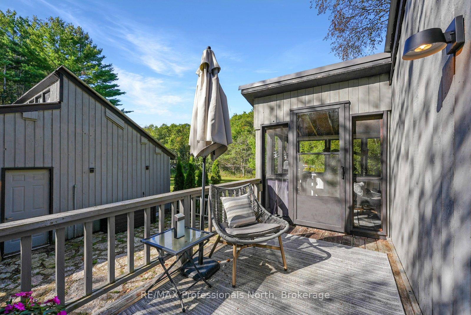 Photo 38 of 1012 Shetland Road, Minden Hills, Lutterworth — HOMEH