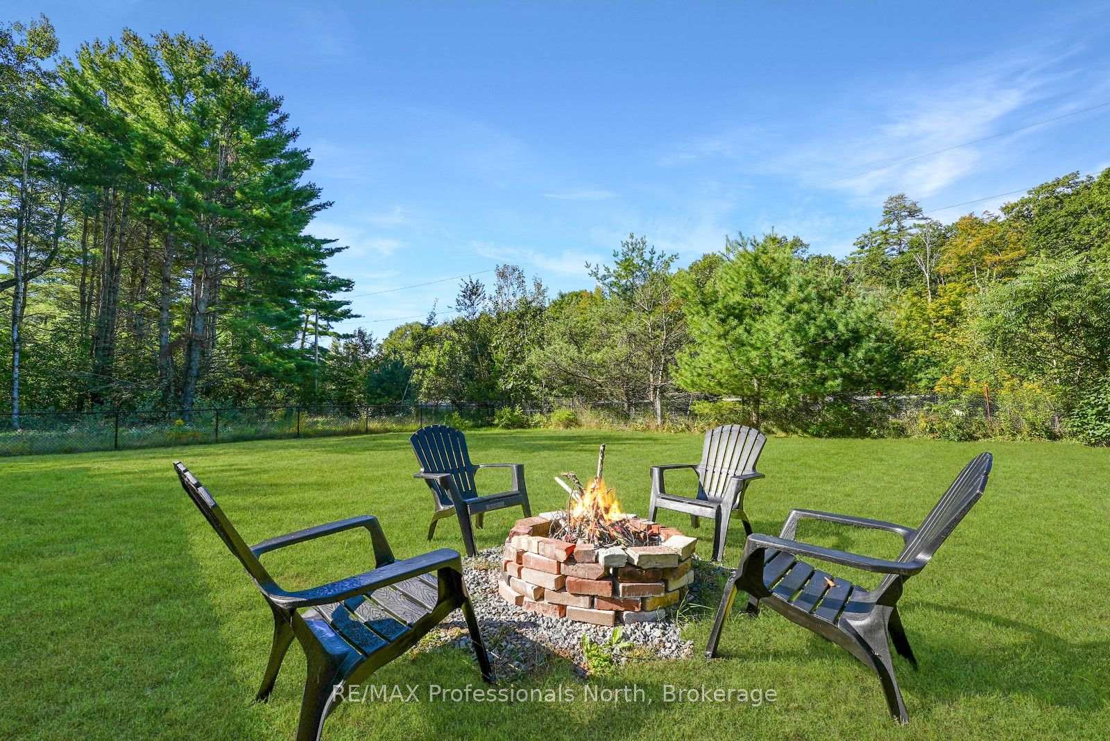 Photo 43 of 1012 Shetland Road, Minden Hills, Lutterworth — HOMEH