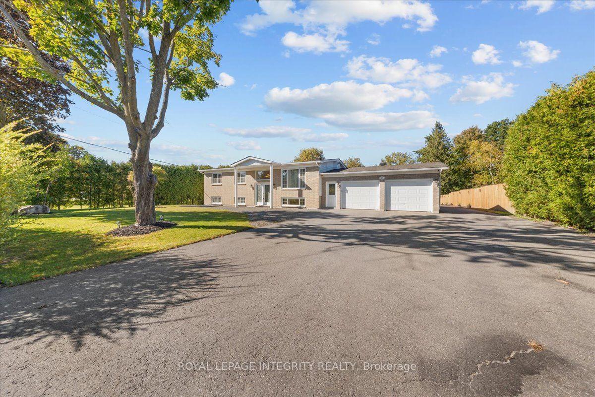 Photo of 3073 Old Montreal Road