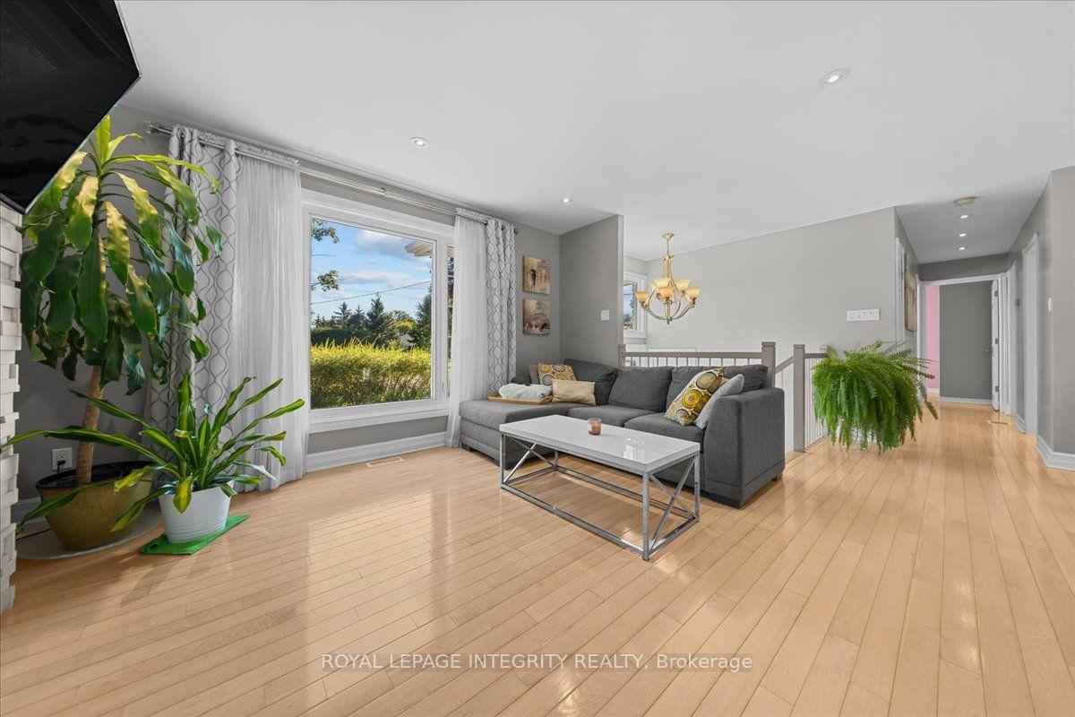 Photo 5 of 3073 Old Montreal Road, Ottawa, Cumberland Estates — HOMEH