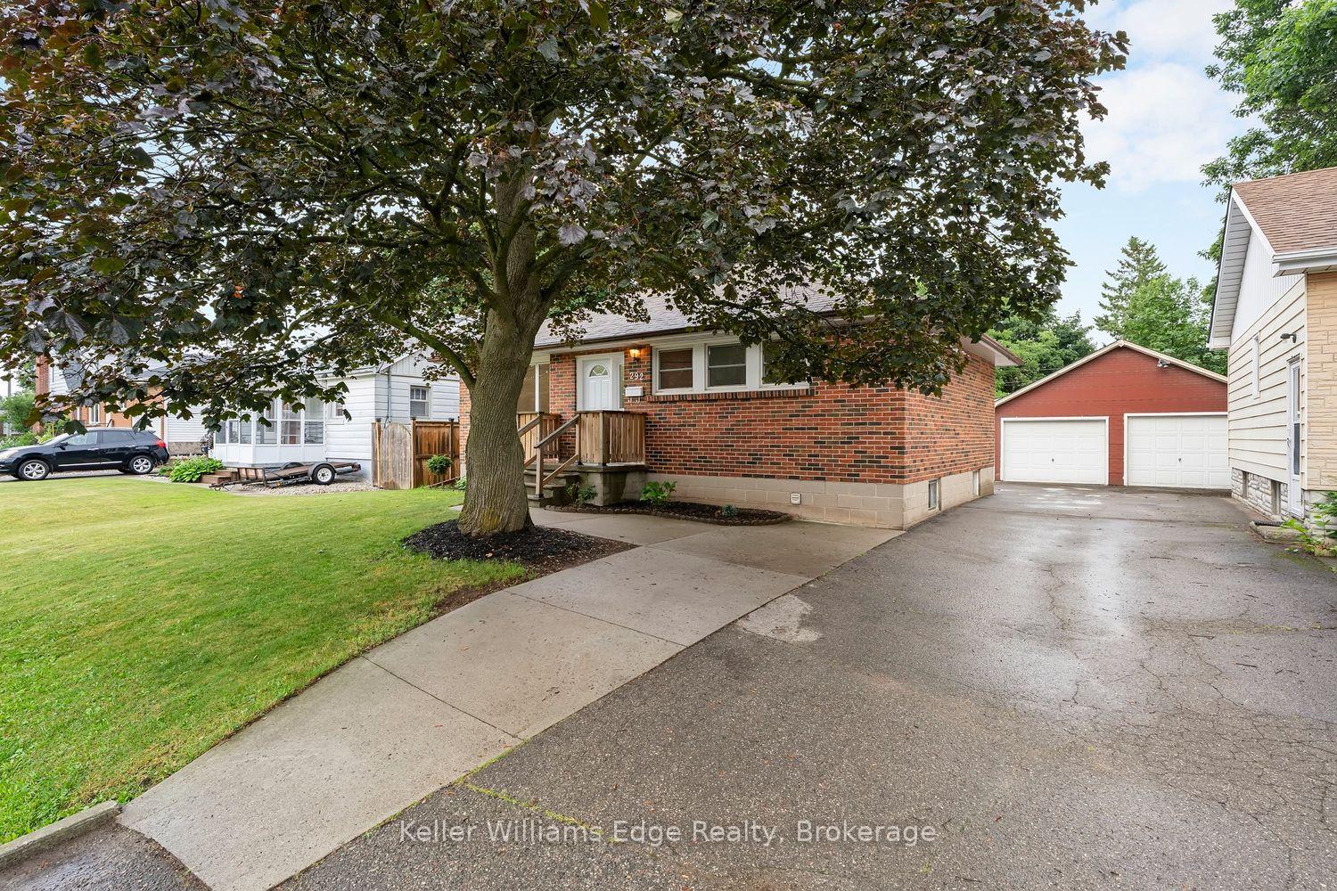Photo 3 of 292 Mill Street E, Halton Hills, Acton — HOMEH