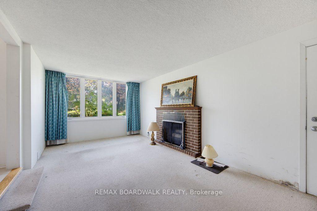 Photo 8 of 60 Northpark Drive, Ottawa, Blackburn Hamlet — HOMEH