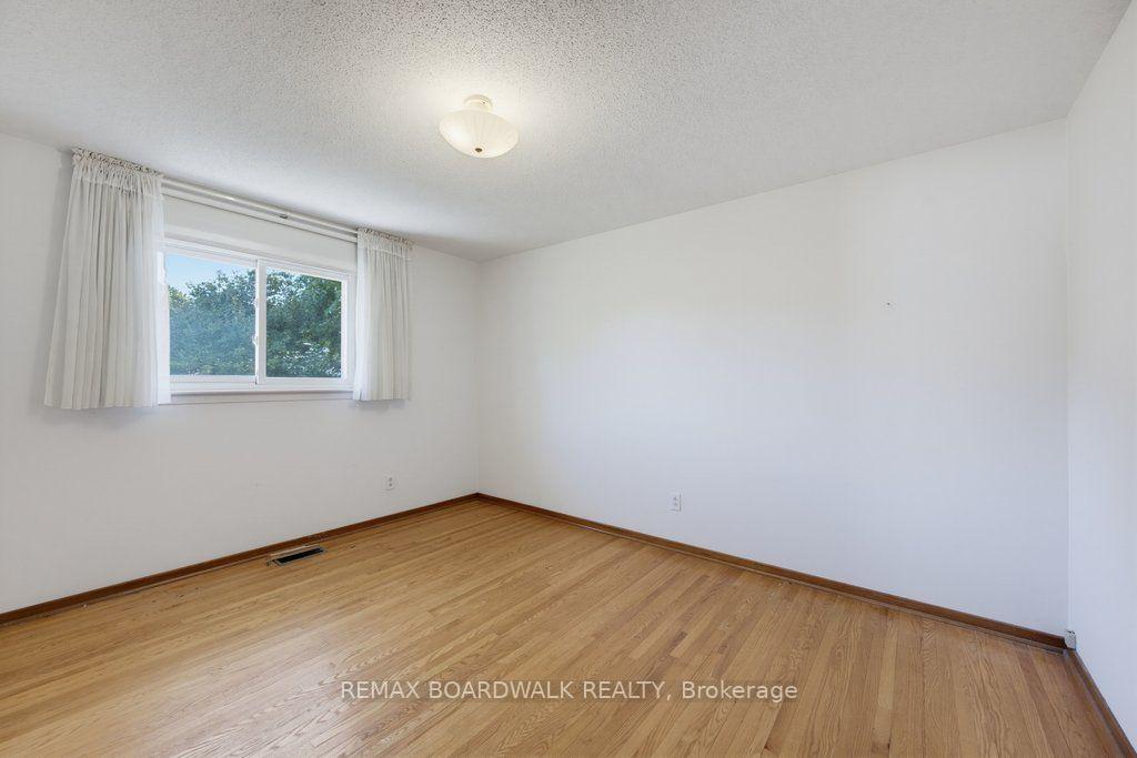 Photo 31 of 60 Northpark Drive, Ottawa, Blackburn Hamlet — HOMEH
