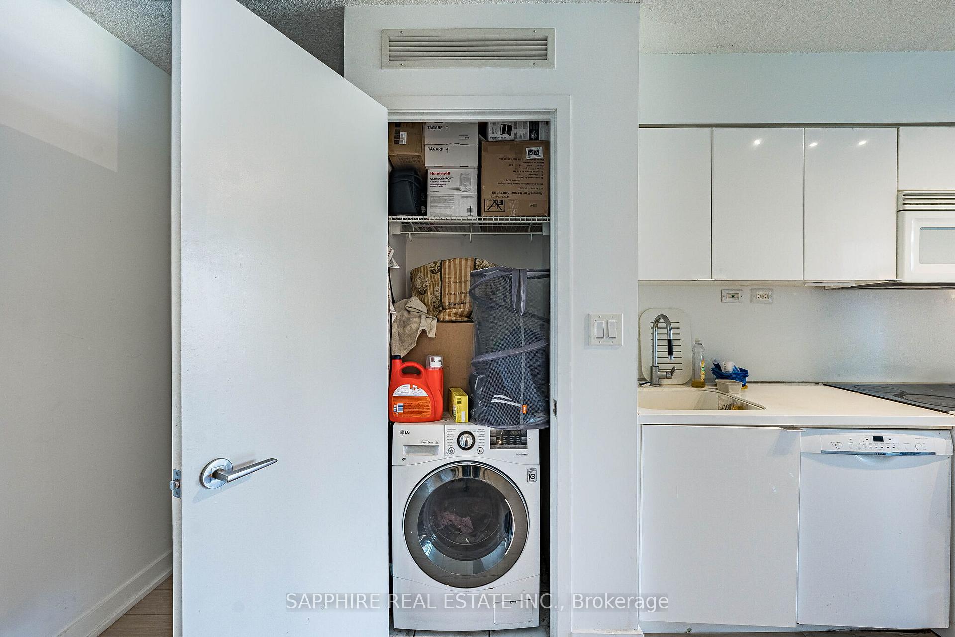 Photo 21 of Unit 541, 15 Iceboat Terrace, Toronto, Waterfront Communities — HOMEH