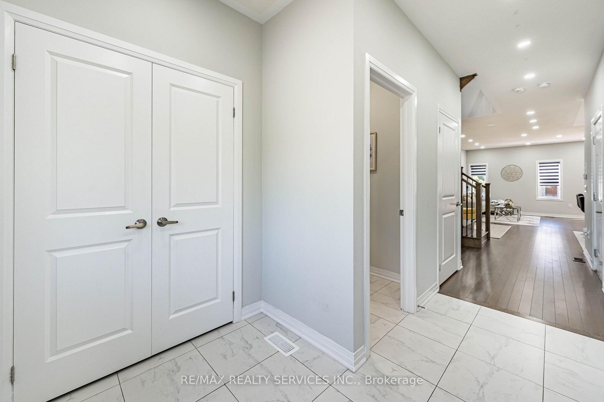Photo 6 of 60 Brixham Lane, Brampton, Northwest Brampton — HOMEH