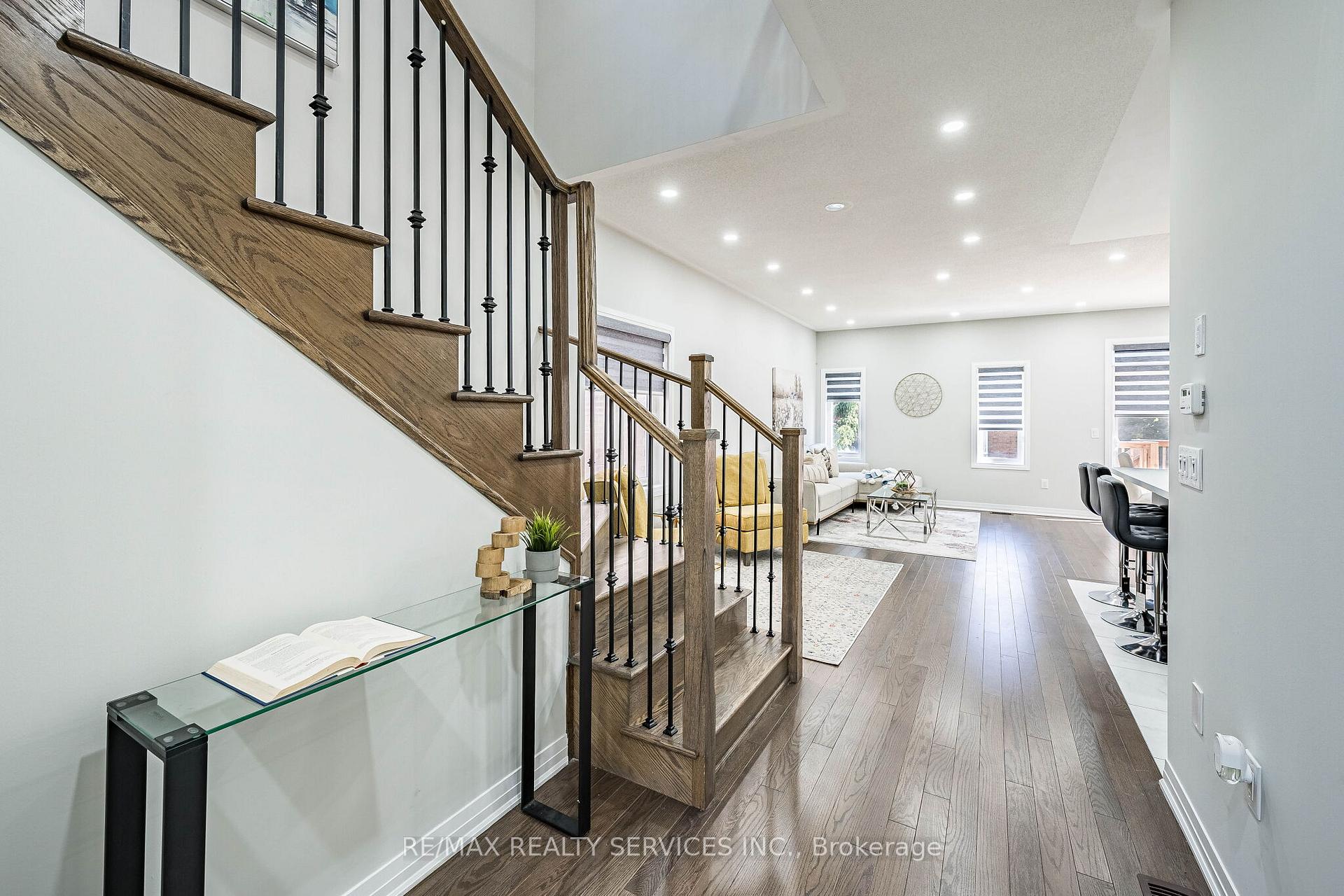 Photo 7 of 60 Brixham Lane, Brampton, Northwest Brampton — HOMEH