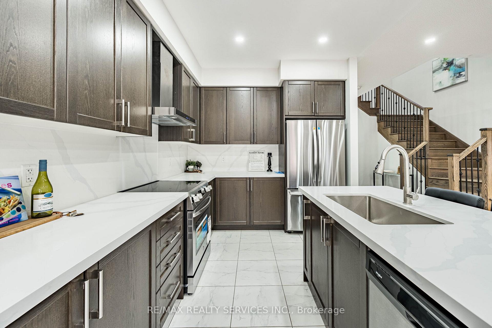 Photo 10 of 60 Brixham Lane, Brampton, Northwest Brampton — HOMEH