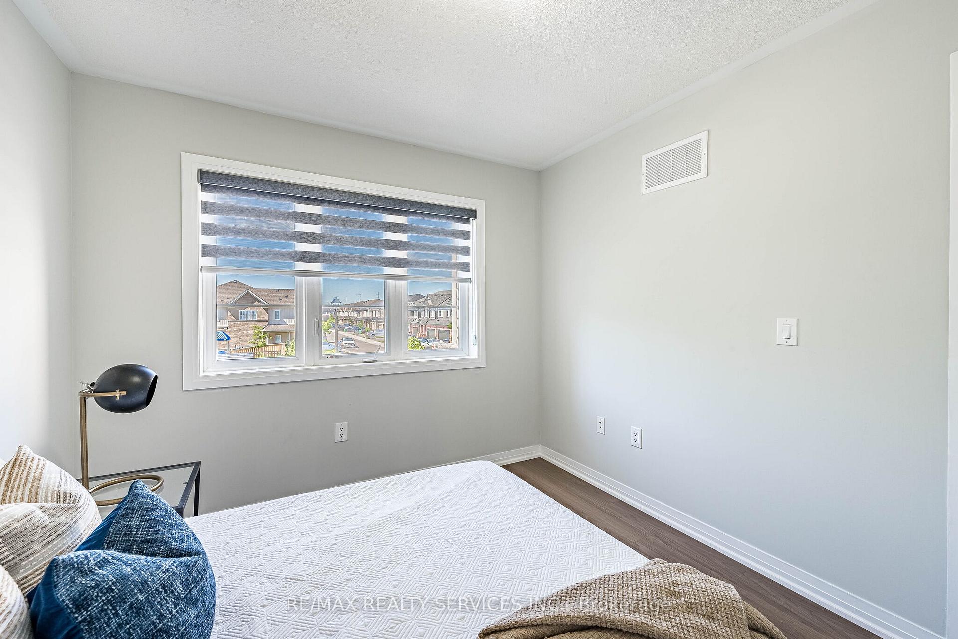 Photo 34 of 60 Brixham Lane, Brampton, Northwest Brampton — HOMEH