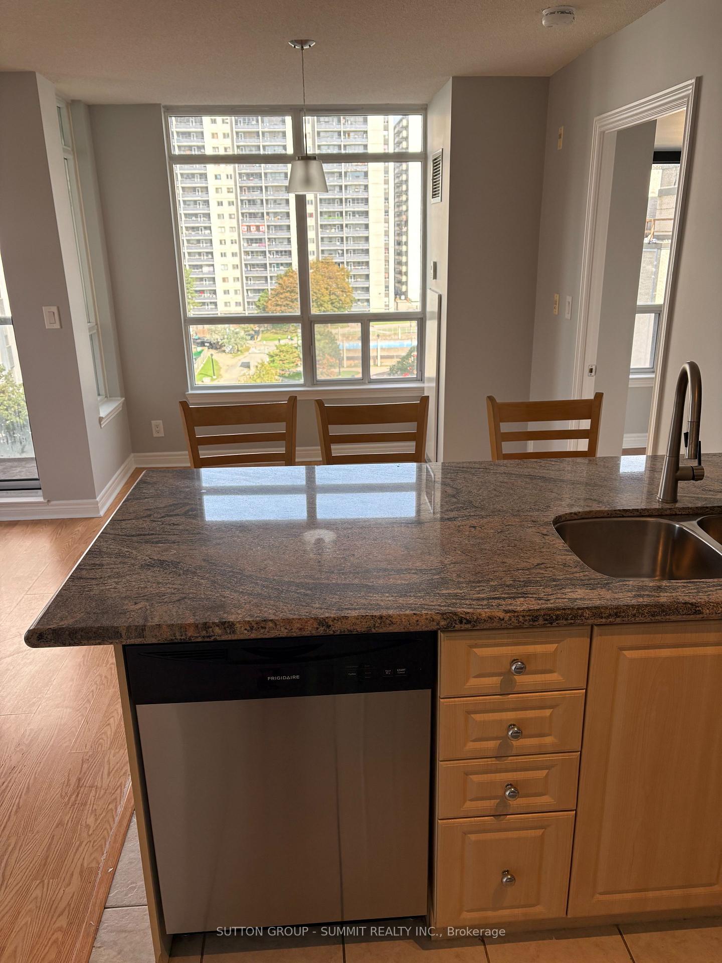 Photo 4 of Unit 805, 225 Wellesley Street E, Toronto, Cabbagetown-South St. James Town — HOMEH