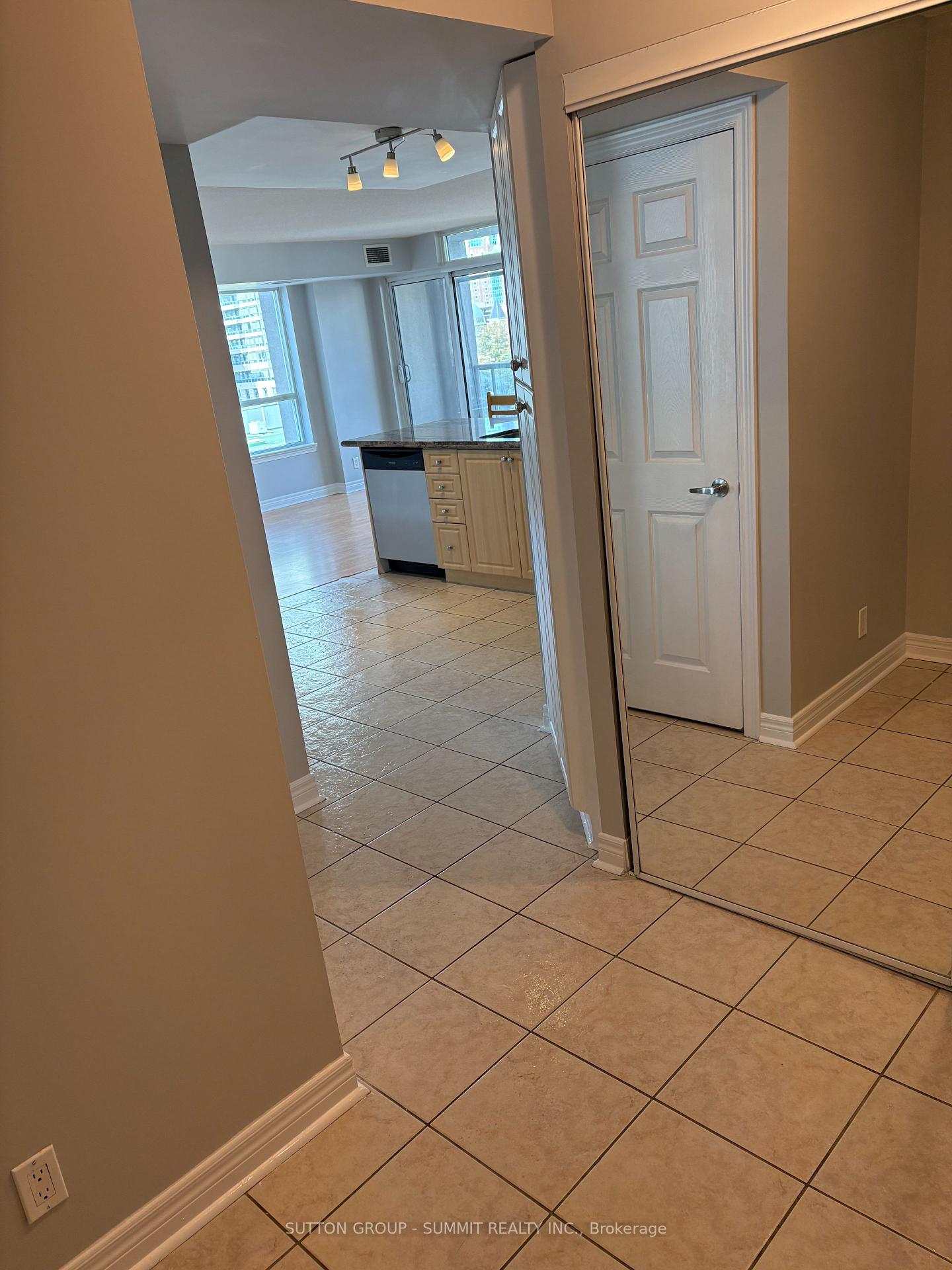 Photo 6 of Unit 805, 225 Wellesley Street E, Toronto, Cabbagetown-South St. James Town — HOMEH
